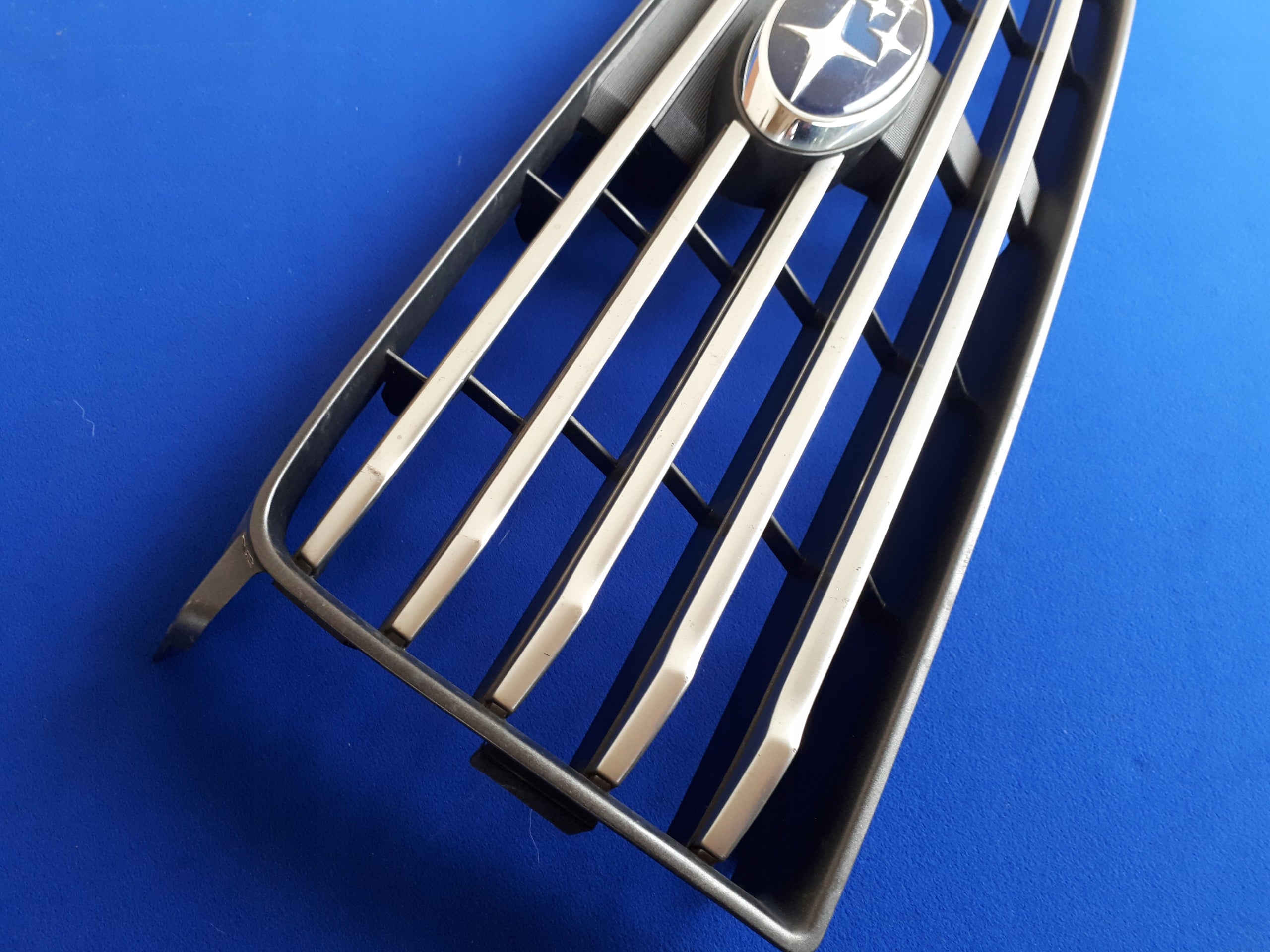 Kühlergrill Subaru FORESTER FRONTGRILL 2005200805 Kühlergitter