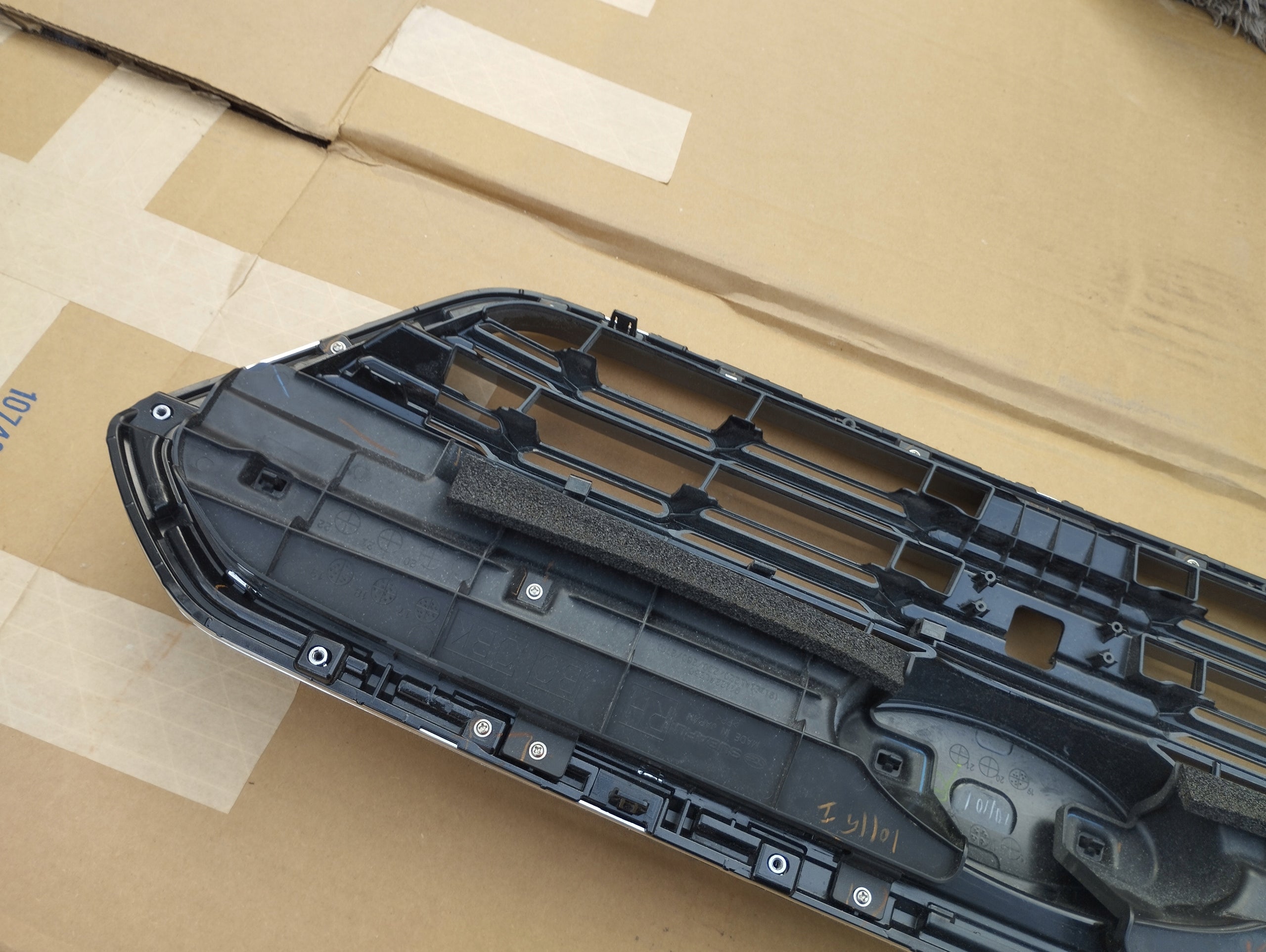 Kühlergrill Subaru OUTBACK 2 FRONTGRILL 91122AL250 Kühlergitter