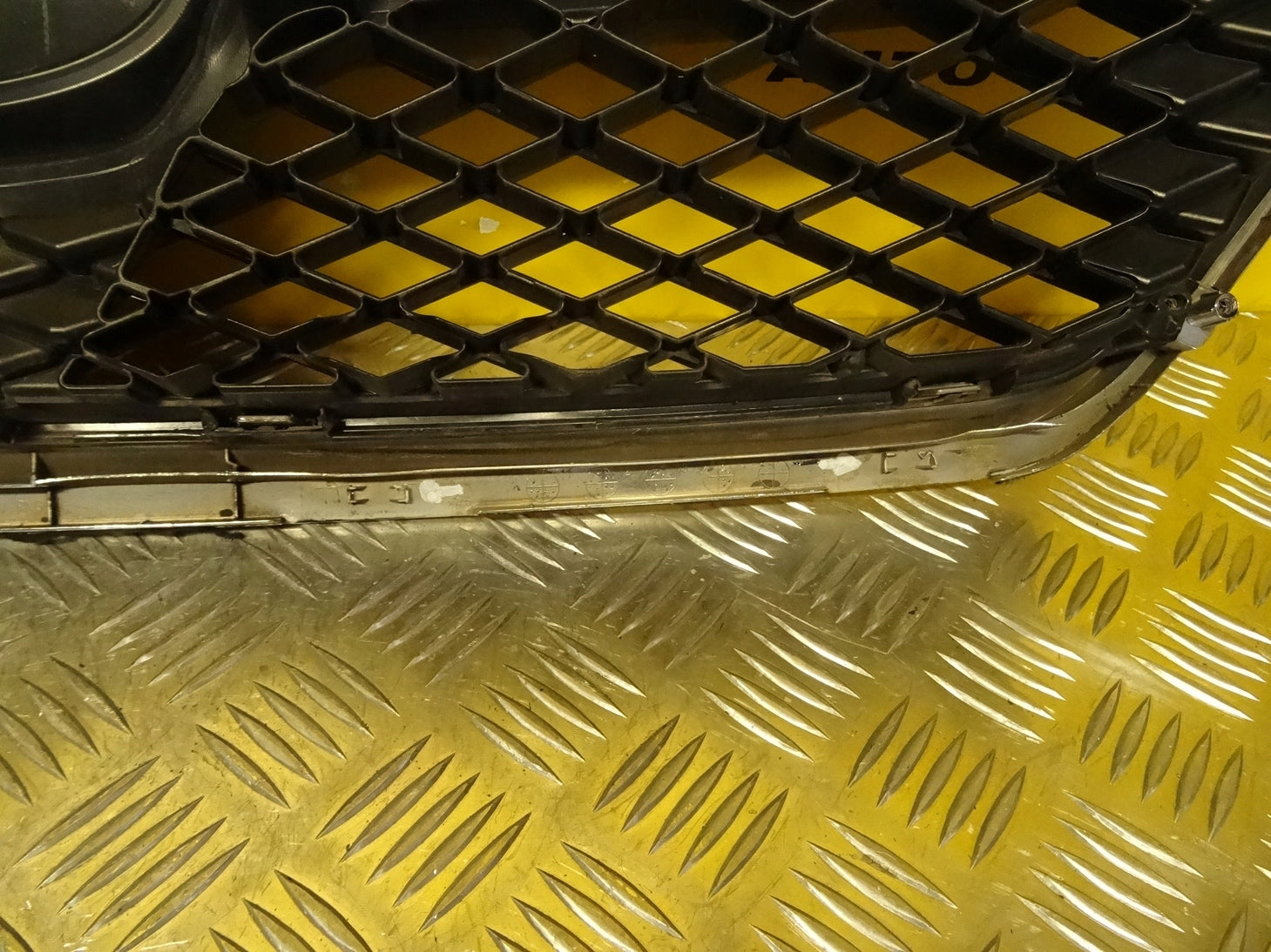 Kühlergrill Subaru XV 2 FRONTGRILL Kühlergitter