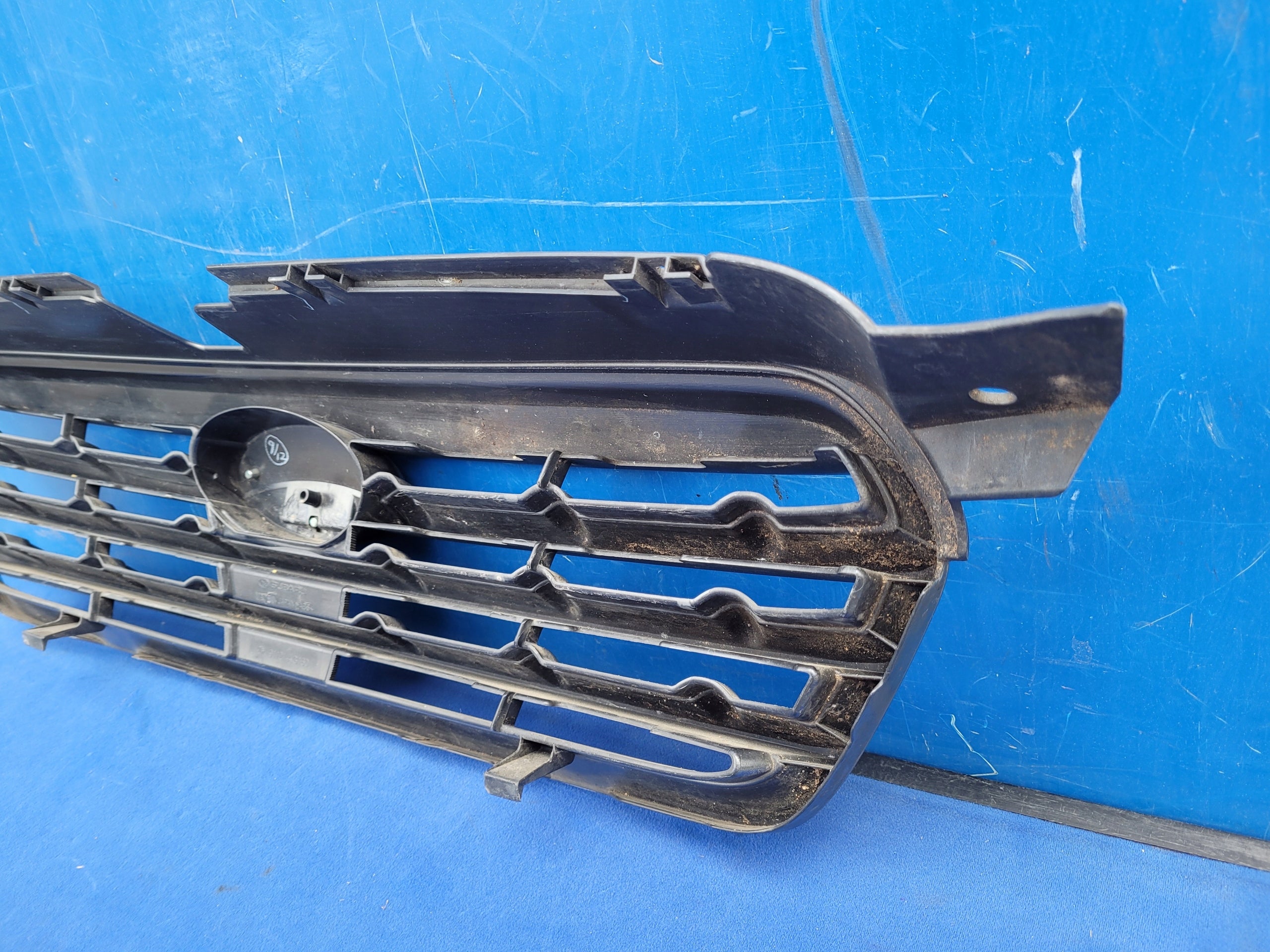 Kühlergrill Subaru OUTBACK FRONTGRILL 91121AG160 Kühlergitter