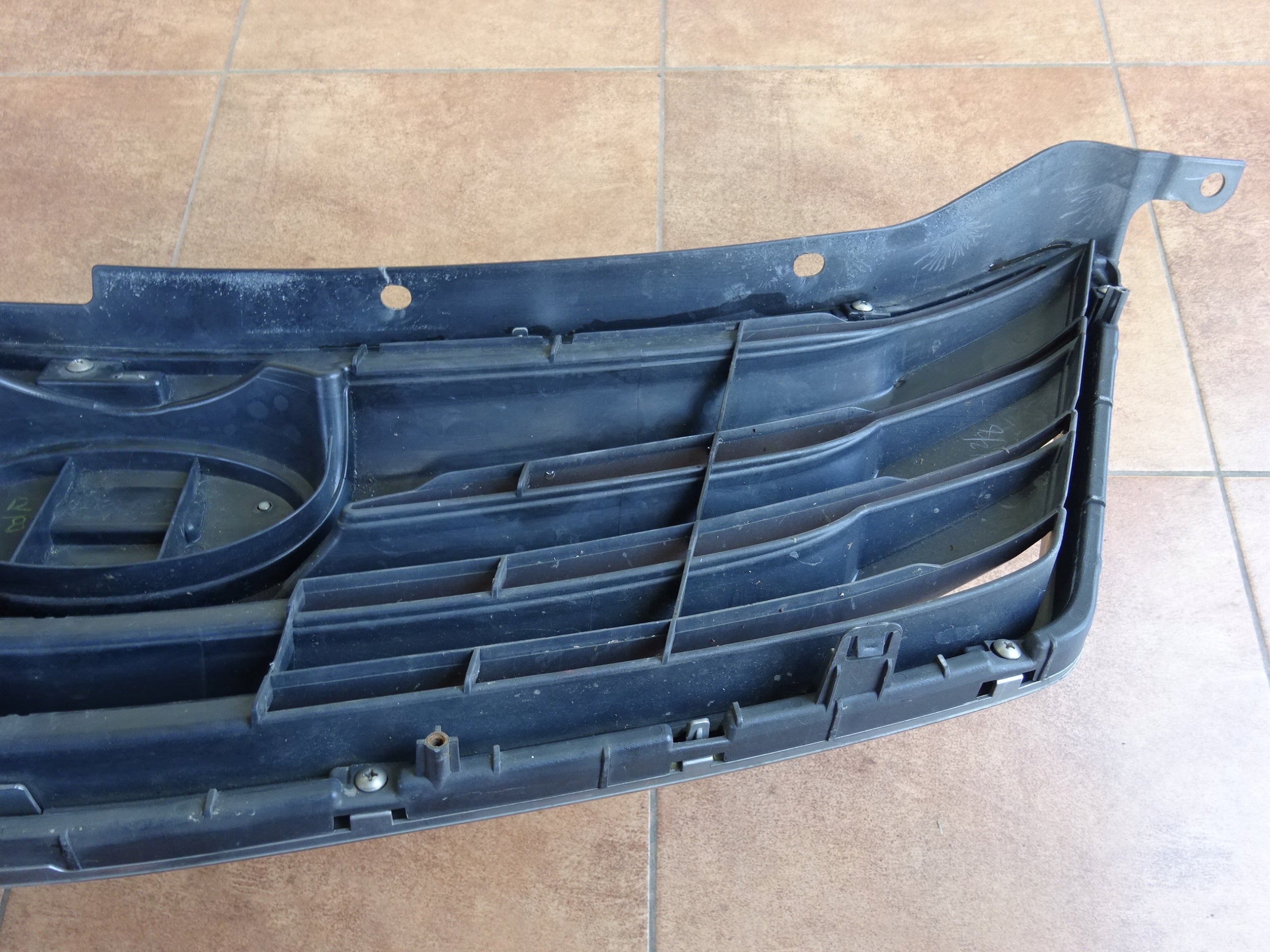 Kühlergrill Subaru OUTBACK 2 FRONTGRILL 91121AJ02091 Kühlergitter