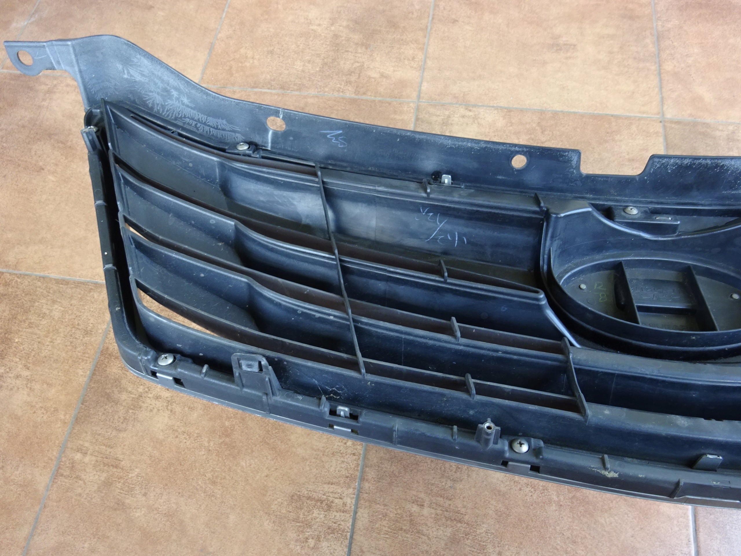 Kühlergrill Subaru OUTBACK 2 FRONTGRILL 91121AJ02091 Kühlergitter