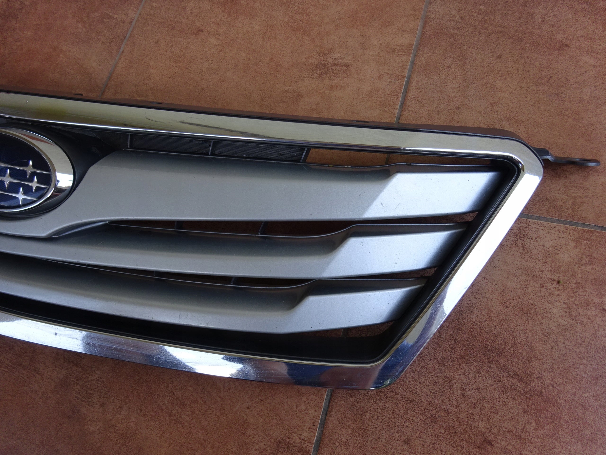 Kühlergrill Subaru OUTBACK 2 FRONTGRILL 91121AJ02091 Kühlergitter