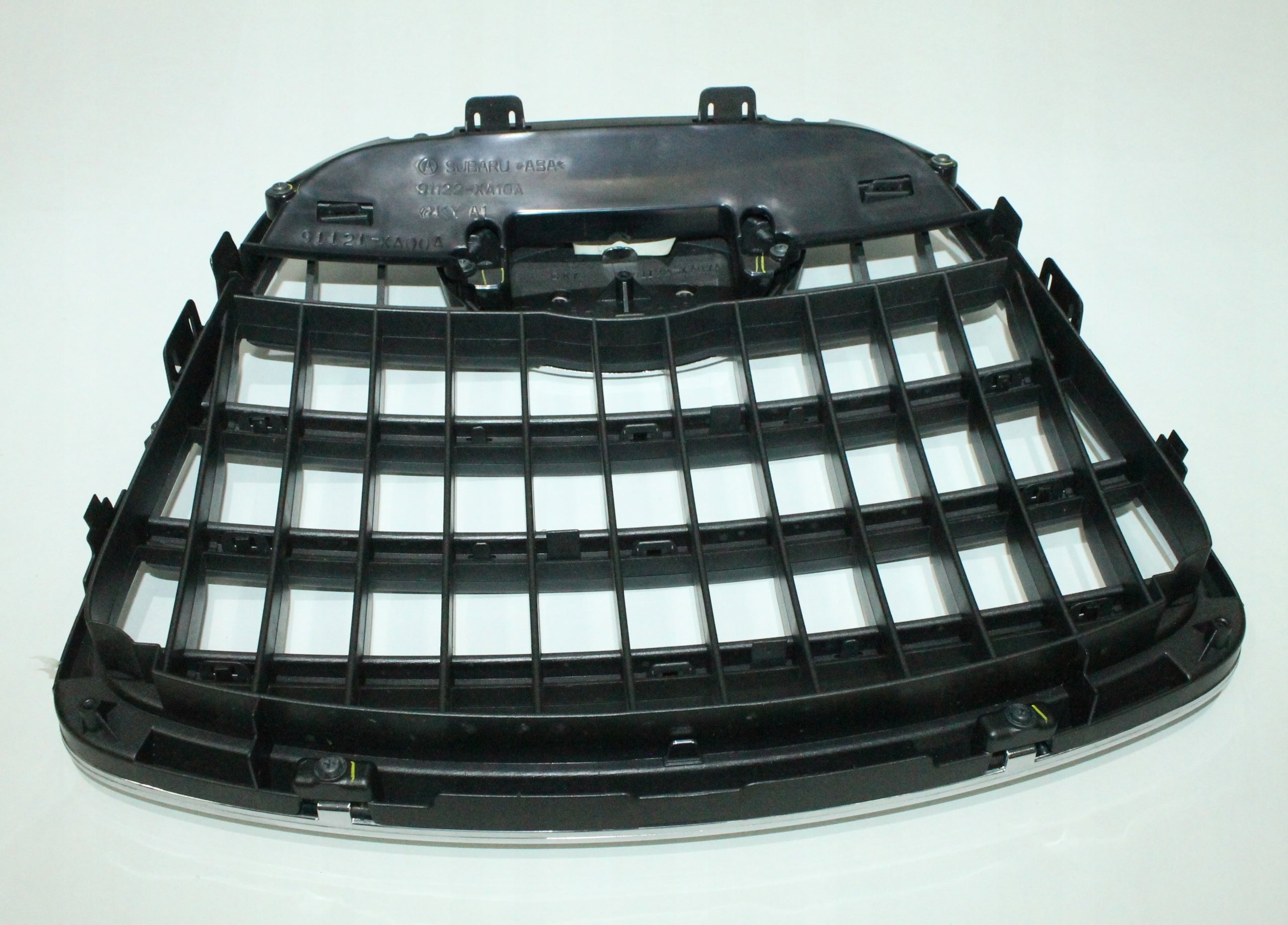 Kühlergrill Subaru TRIBECA FRONTGRILL 91121XA00A91 Kühlergitter