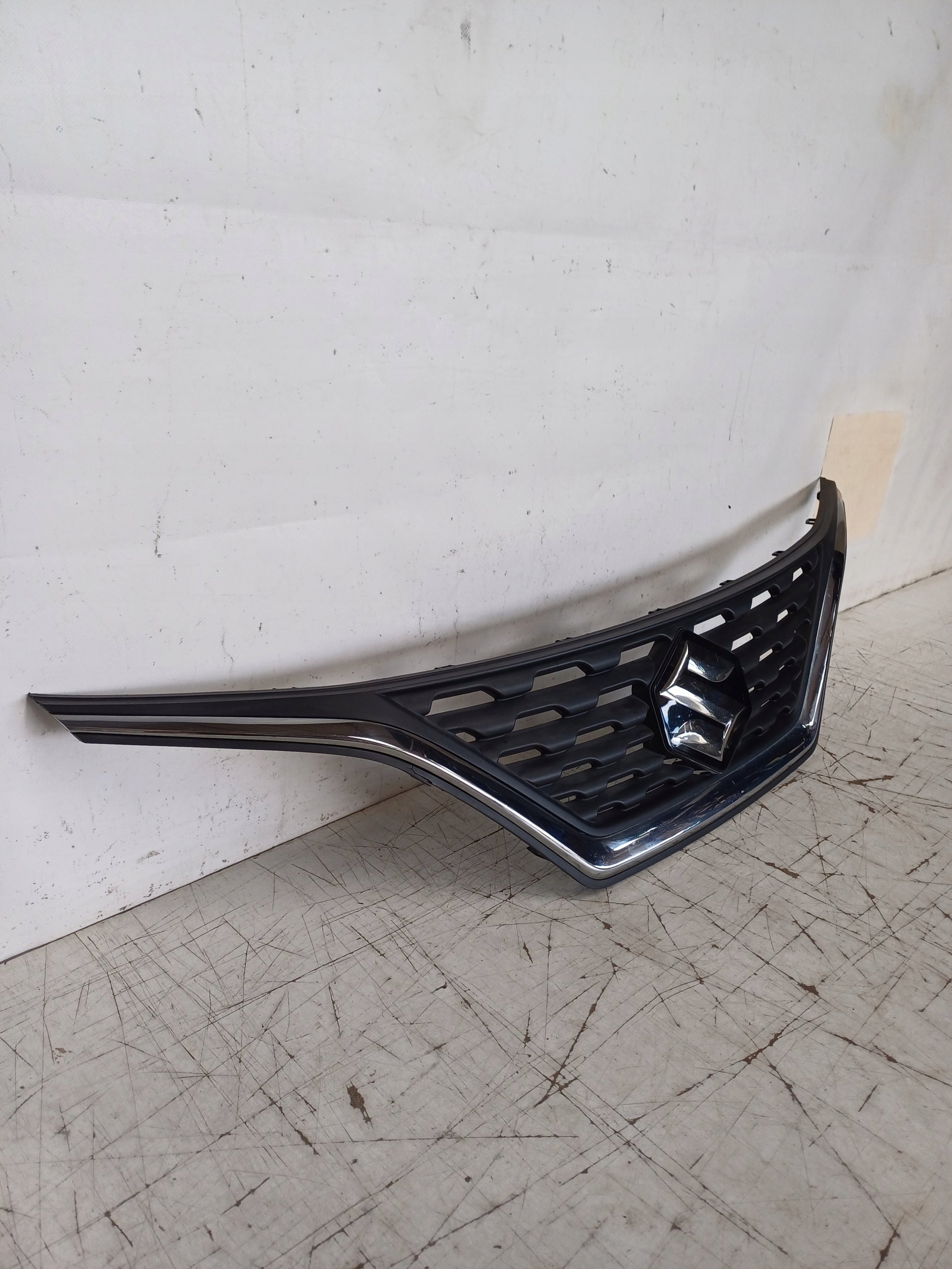 Kühlergrill Suzuki BALENO FRONTGRILL 7174368P0 Kühlergitter