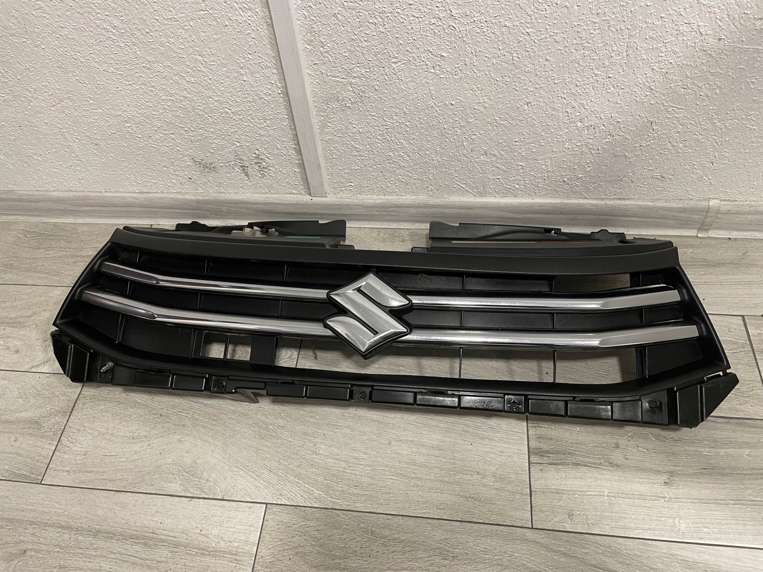 Kühlergrill Suzuki CELERIO FRONTGRILL 7174184m1 Kühlergitter