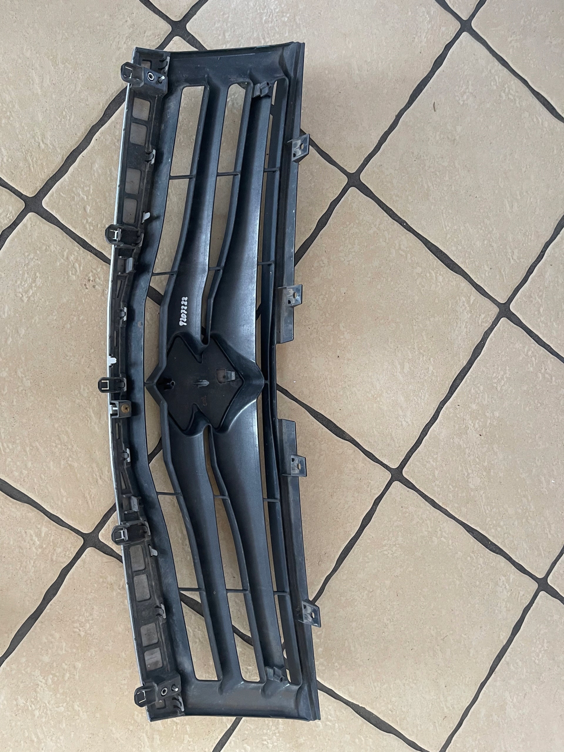 Kühlergrill Suzuki VITARA 2 GRAND VITARA FRONTGRILL Kühlergitter