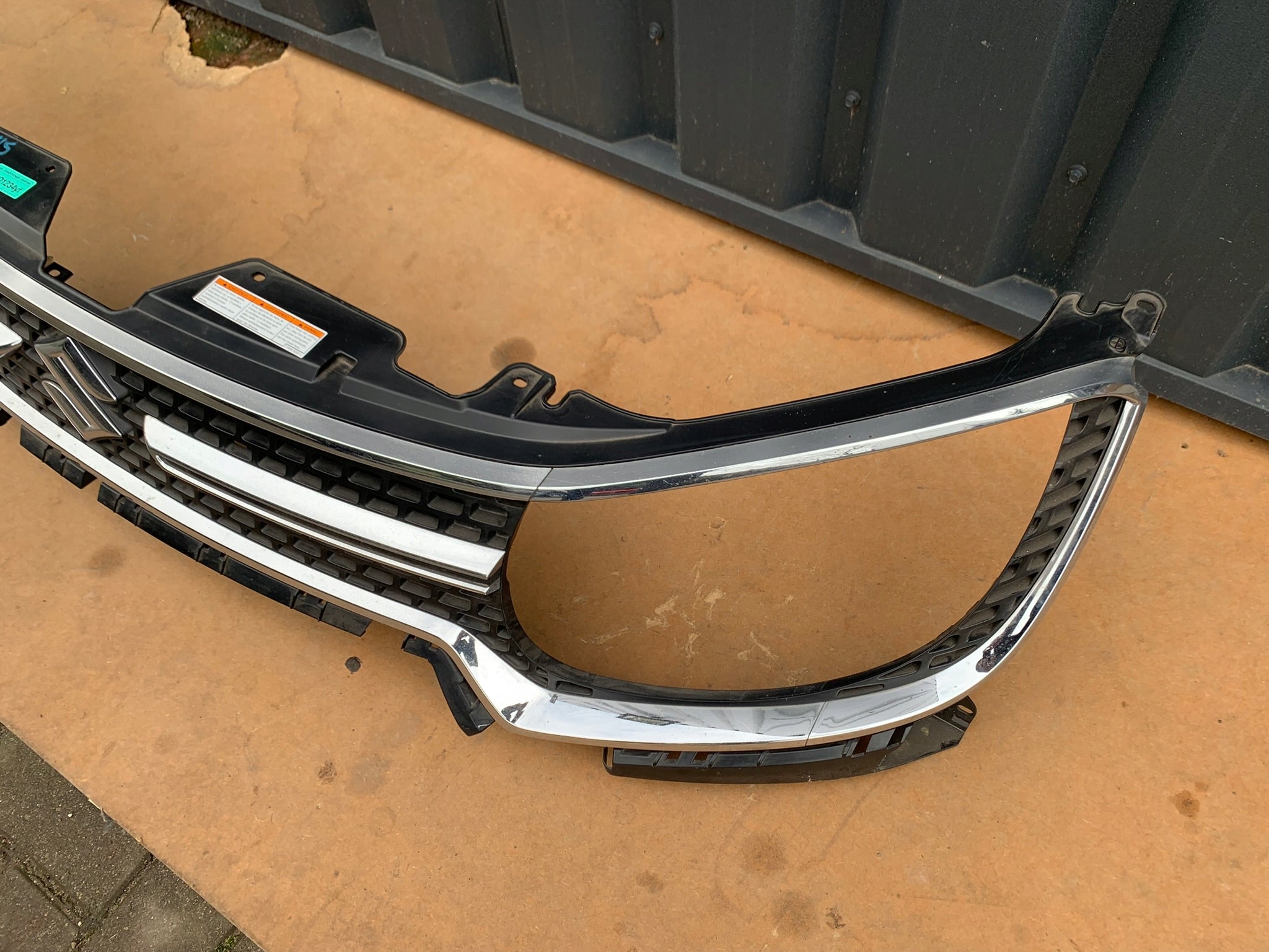 Kühlergrill Suzuki I IGNIS IGNIS III FRONTGRILL 7211262R0S Kühlergitter