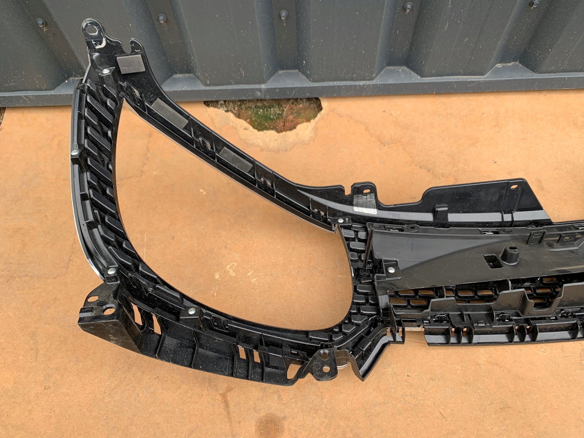 Kühlergrill Suzuki I IGNIS IGNIS III FRONTGRILL 7211262R0S Kühlergitter