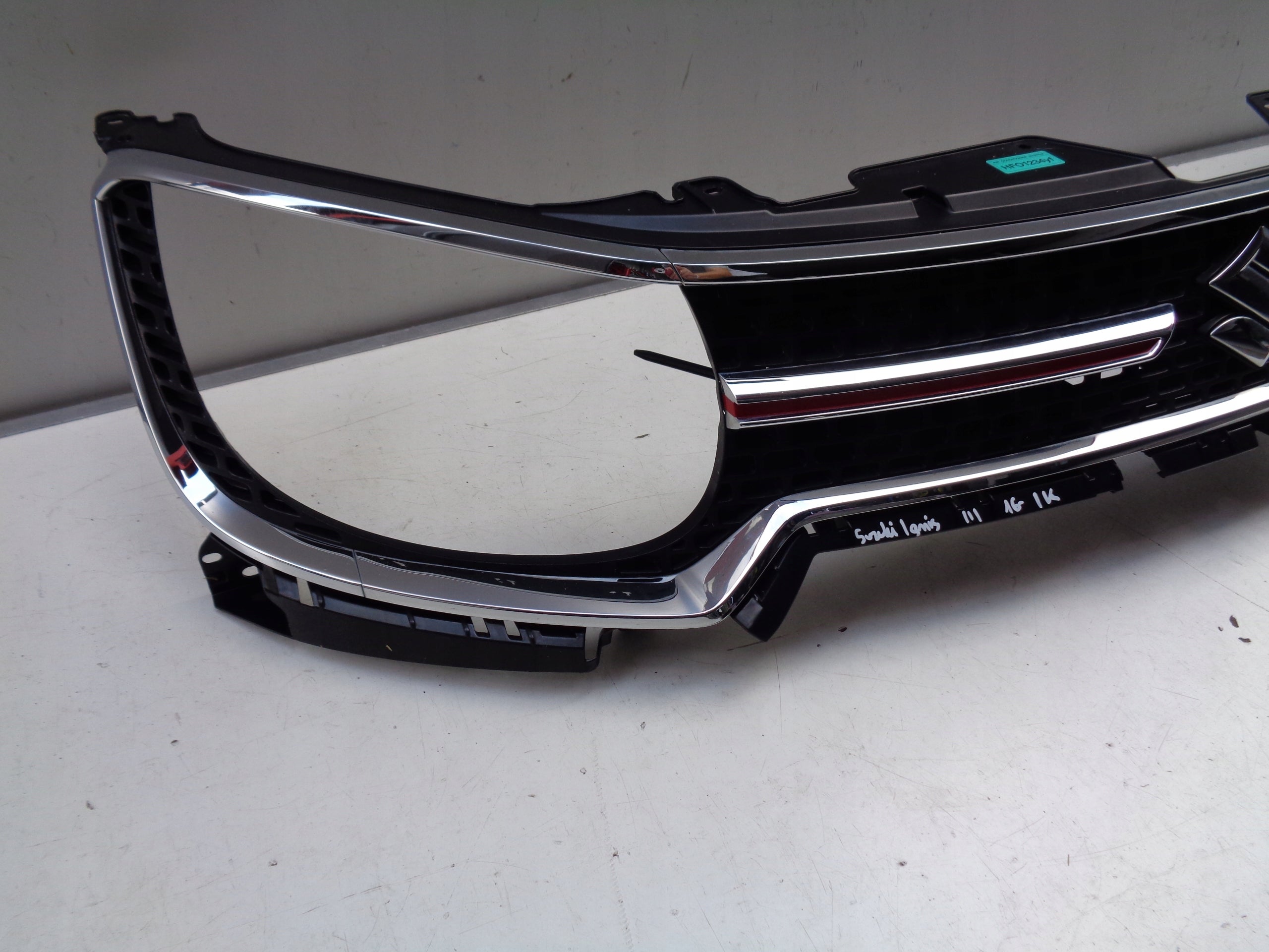 Kühlergrill Suzuki I IGNIS IGNIS III FRONTGRILL 7211262R0a Kühlergitter