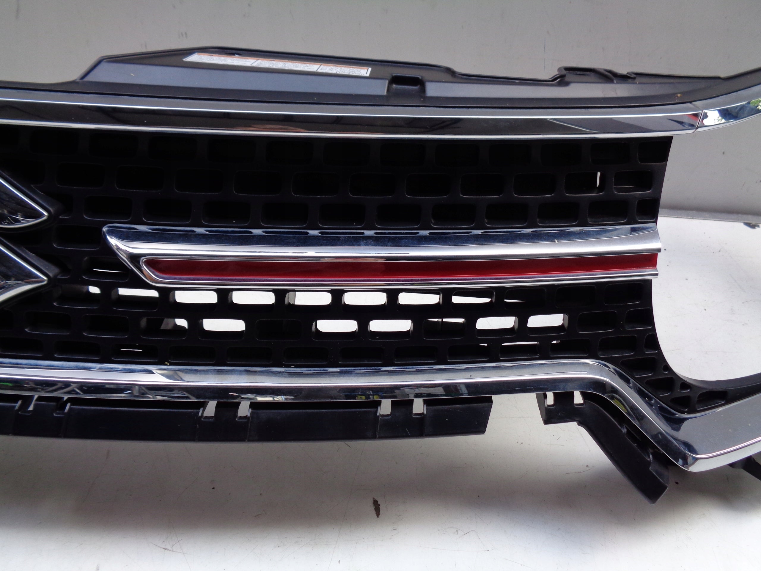 Kühlergrill Suzuki I IGNIS IGNIS III FRONTGRILL 7211262R0a Kühlergitter