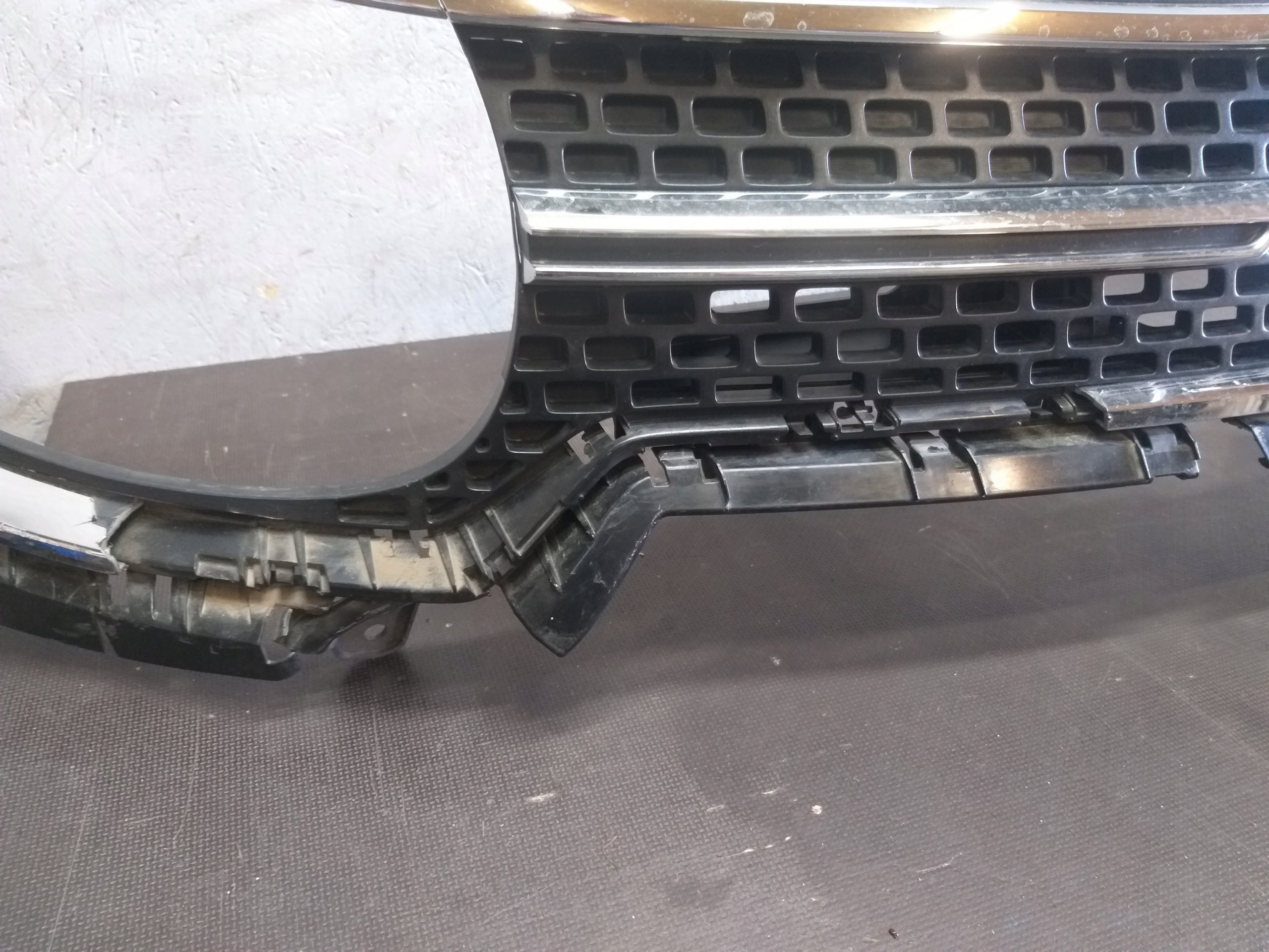 Kühlergrill Suzuki I IGNIS FRONTGRILL 7211262R0 Kühlergitter