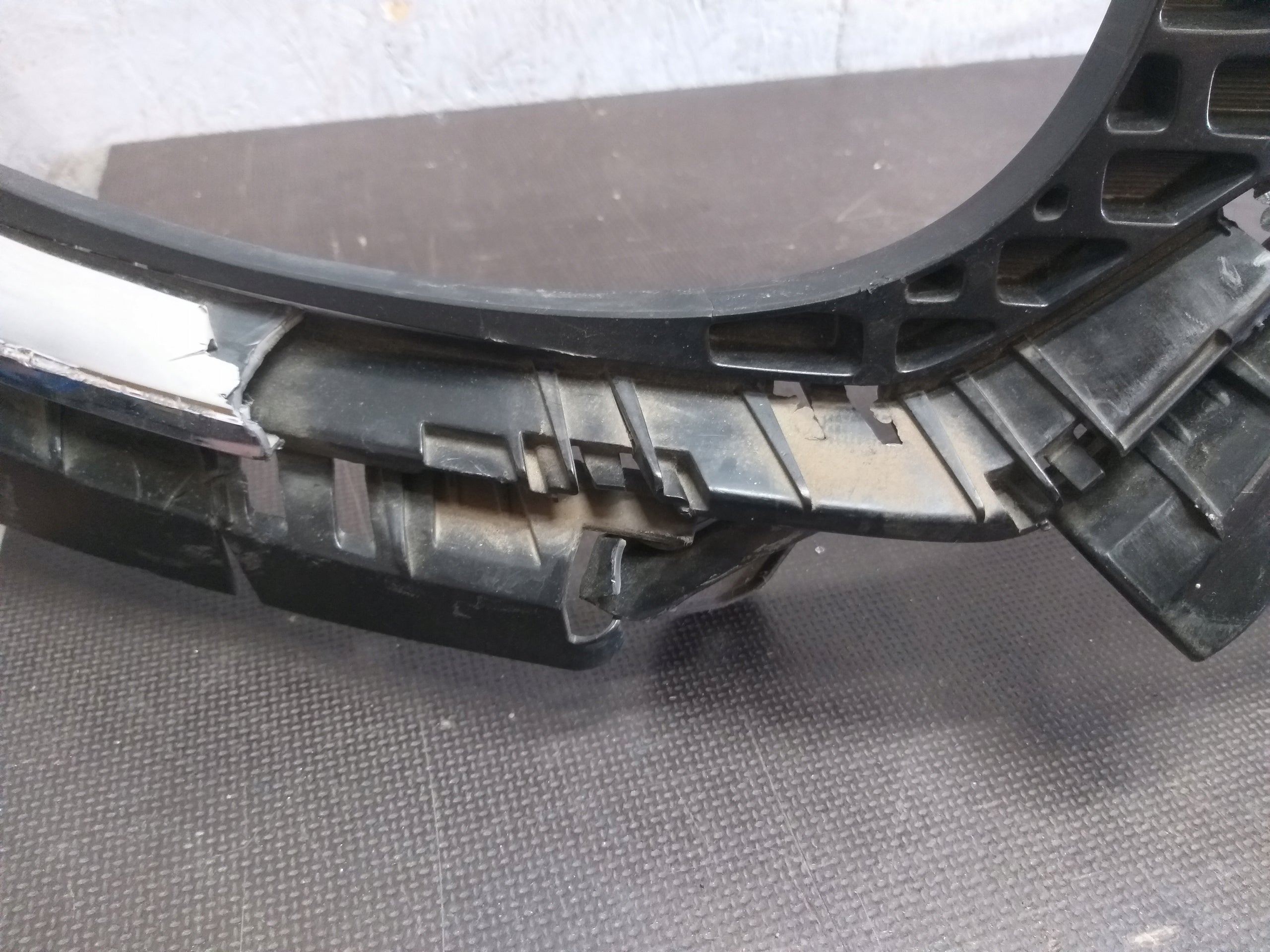 Kühlergrill Suzuki I IGNIS FRONTGRILL 7211262R0 Kühlergitter