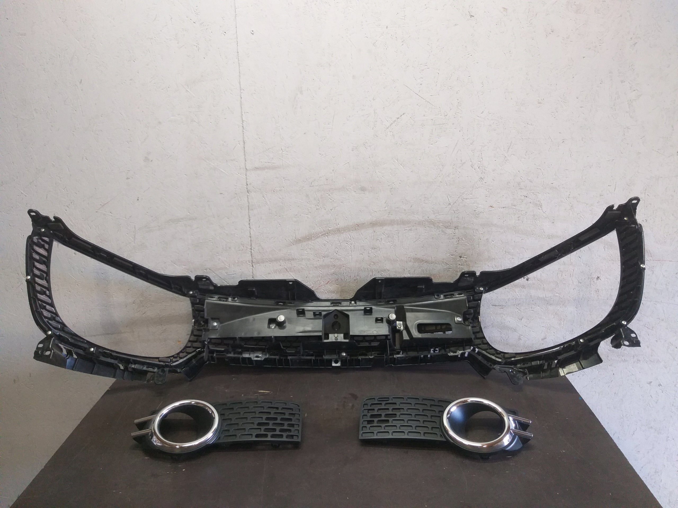 Kühlergrill Suzuki I IGNIS FRONTGRILL 7211262R0 Kühlergitter