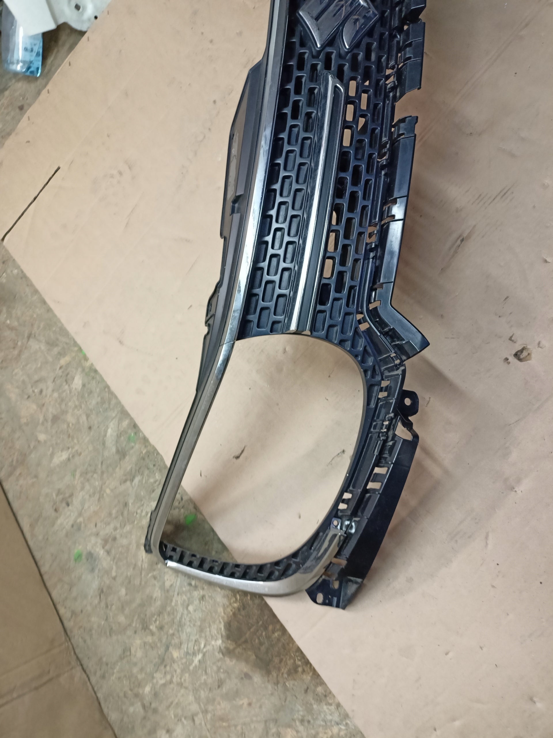 Kühlergrill Suzuki I IGNIS IGNIS III FRONTGRILL 7211262R0 Kühlergitter