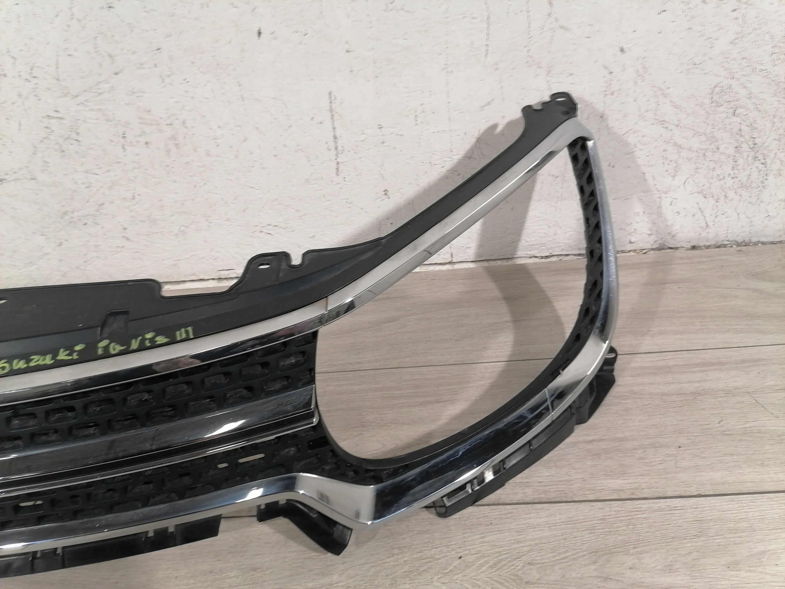 Kühlergrill Suzuki I IGNIS IGNIS III FRONTGRILL 7211262R0a Kühlergitter