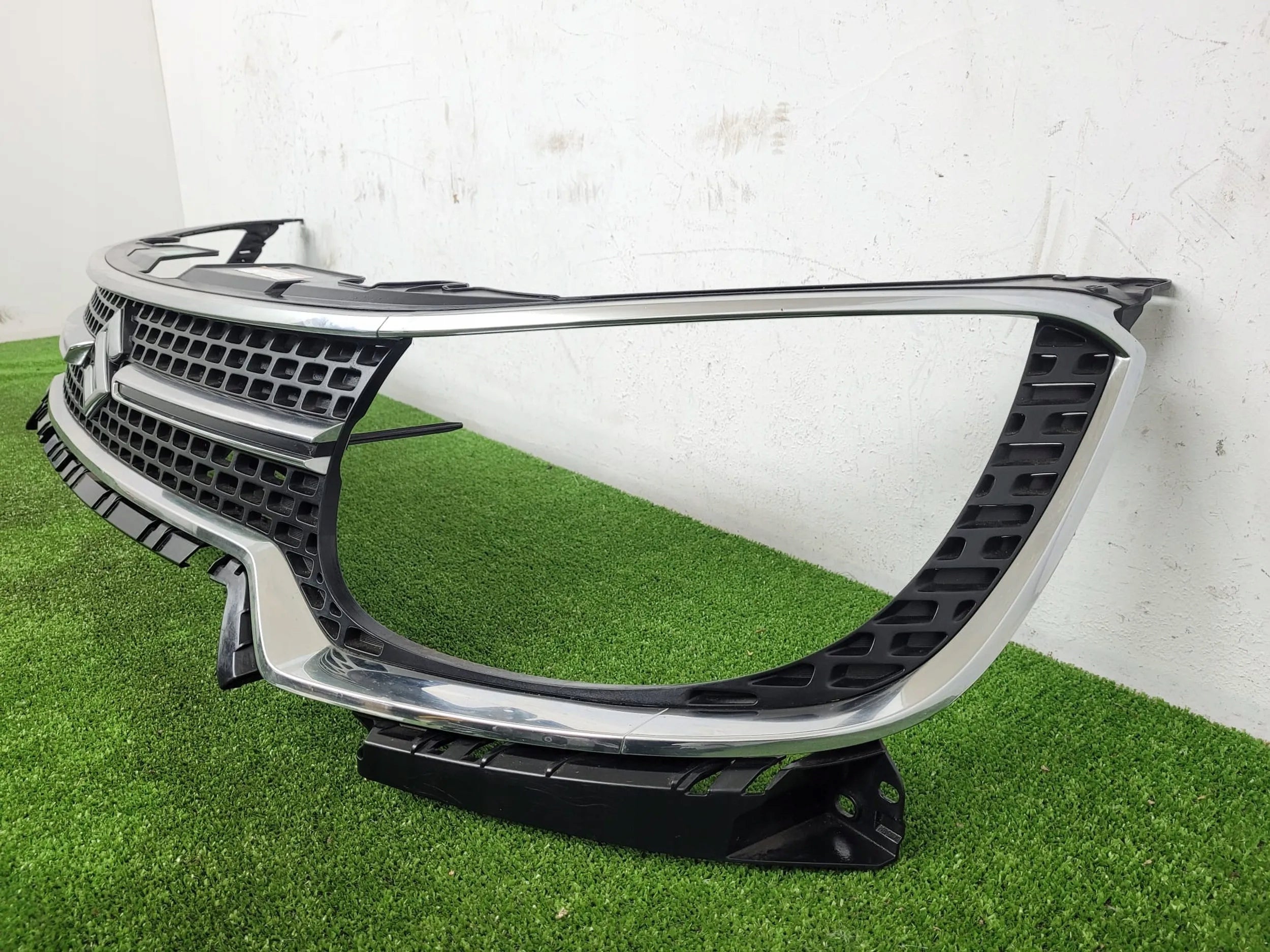 Kühlergrill Suzuki I IGNIS IGNIS III 3 FRONTGRILL 7211262r0 Kühlergitter