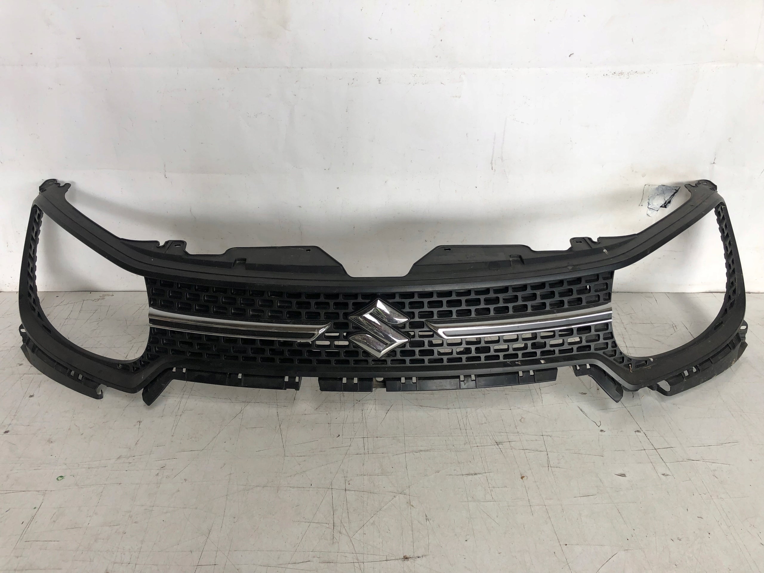  Kühlergrill Suzuki I IGNIS IGNIS III FRONTGRILL 7211262R0a Kühlergitter product image