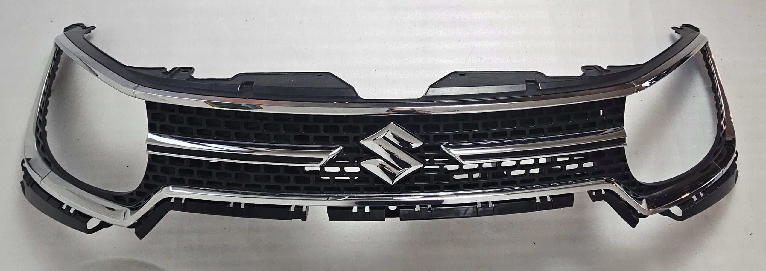 Kühlergrill Suzuki I IGNIS IGNIS III FRONTGRILL 7211262R0 Kühlergitter