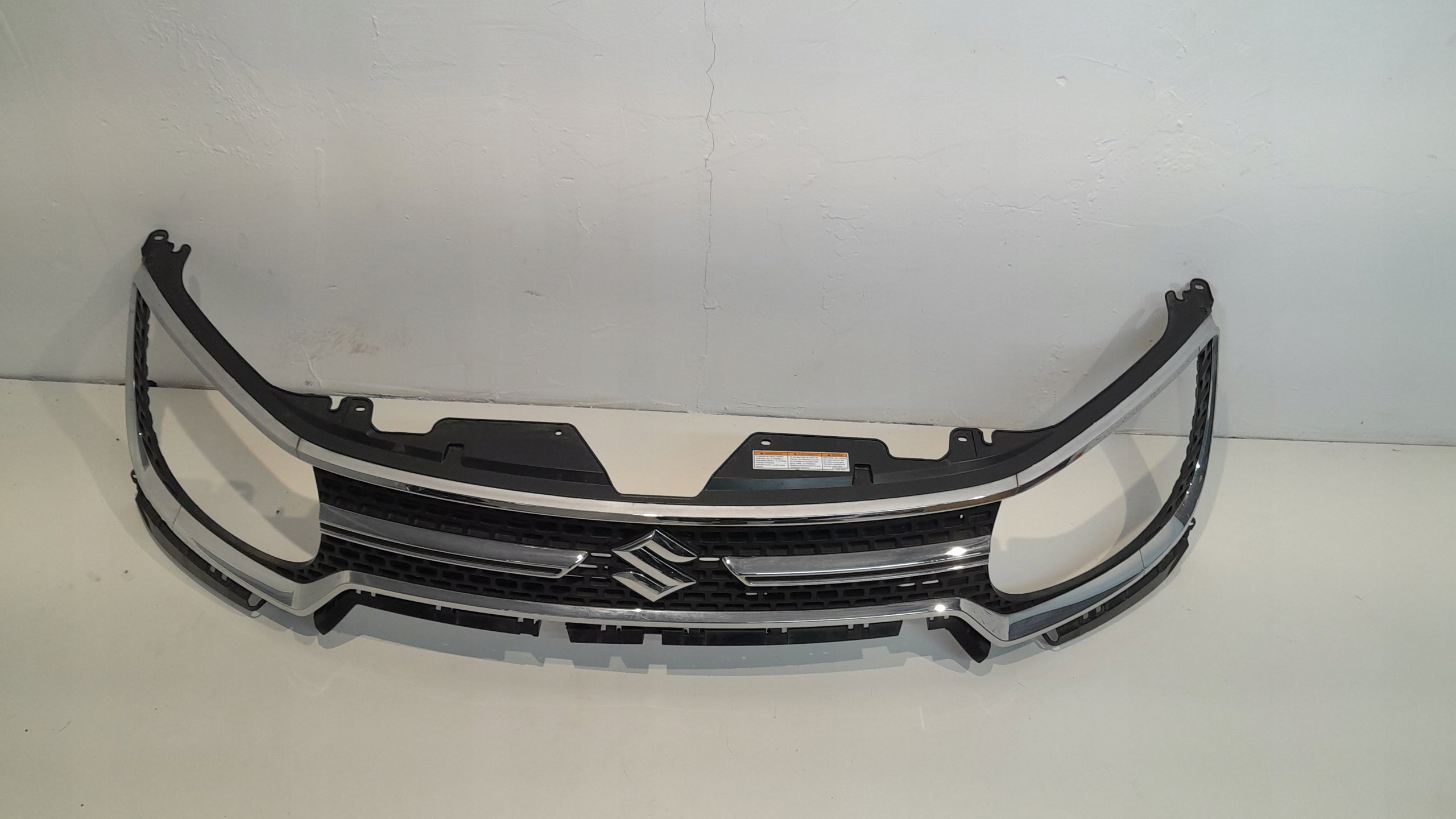  Suzuki IGNIS 3 III I IGNIS IGNIS III FRONTGRILL 7211162r72 product image