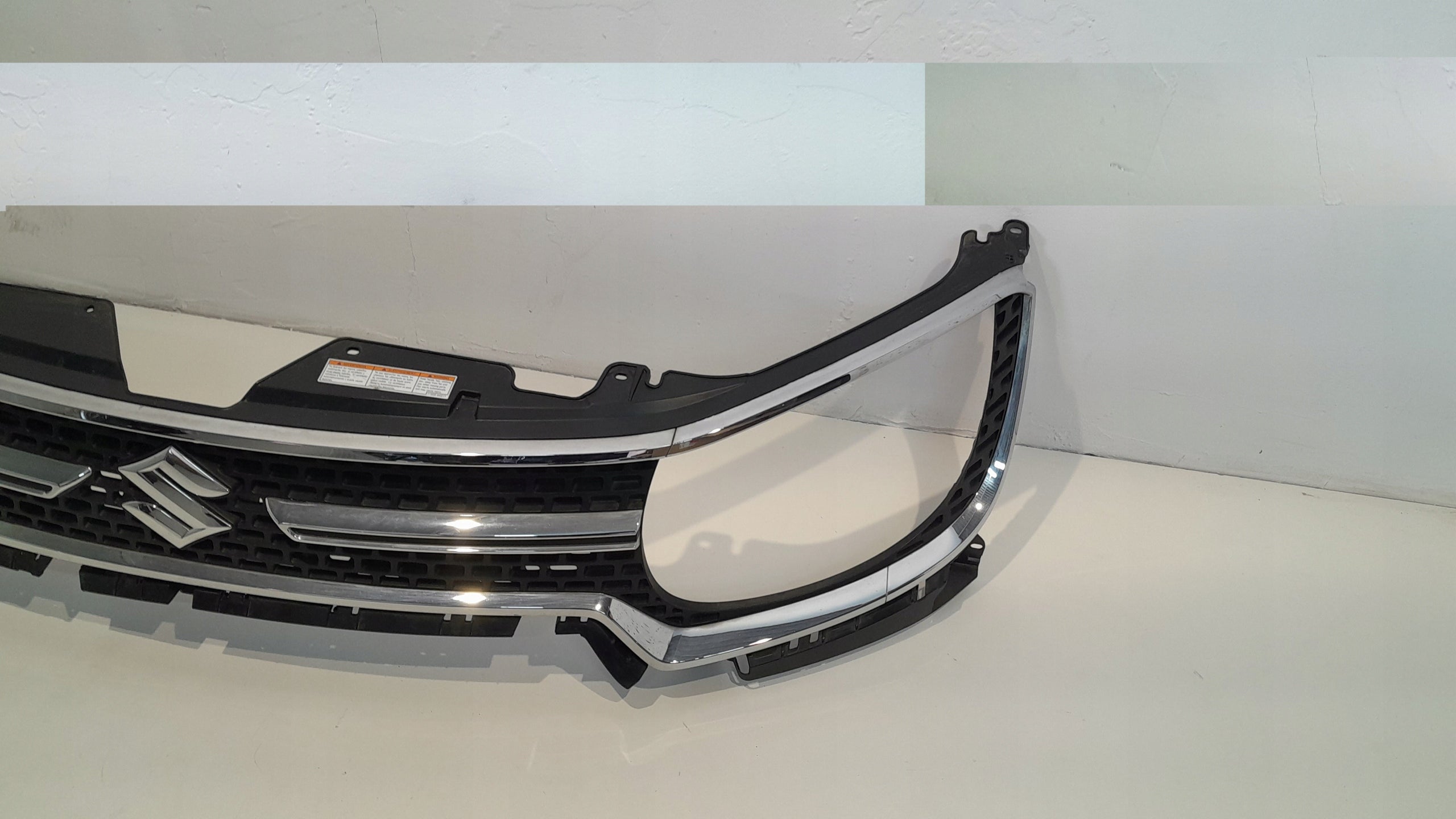 Suzuki IGNIS 3 III I IGNIS IGNIS III FRONTGRILL 7211162r72