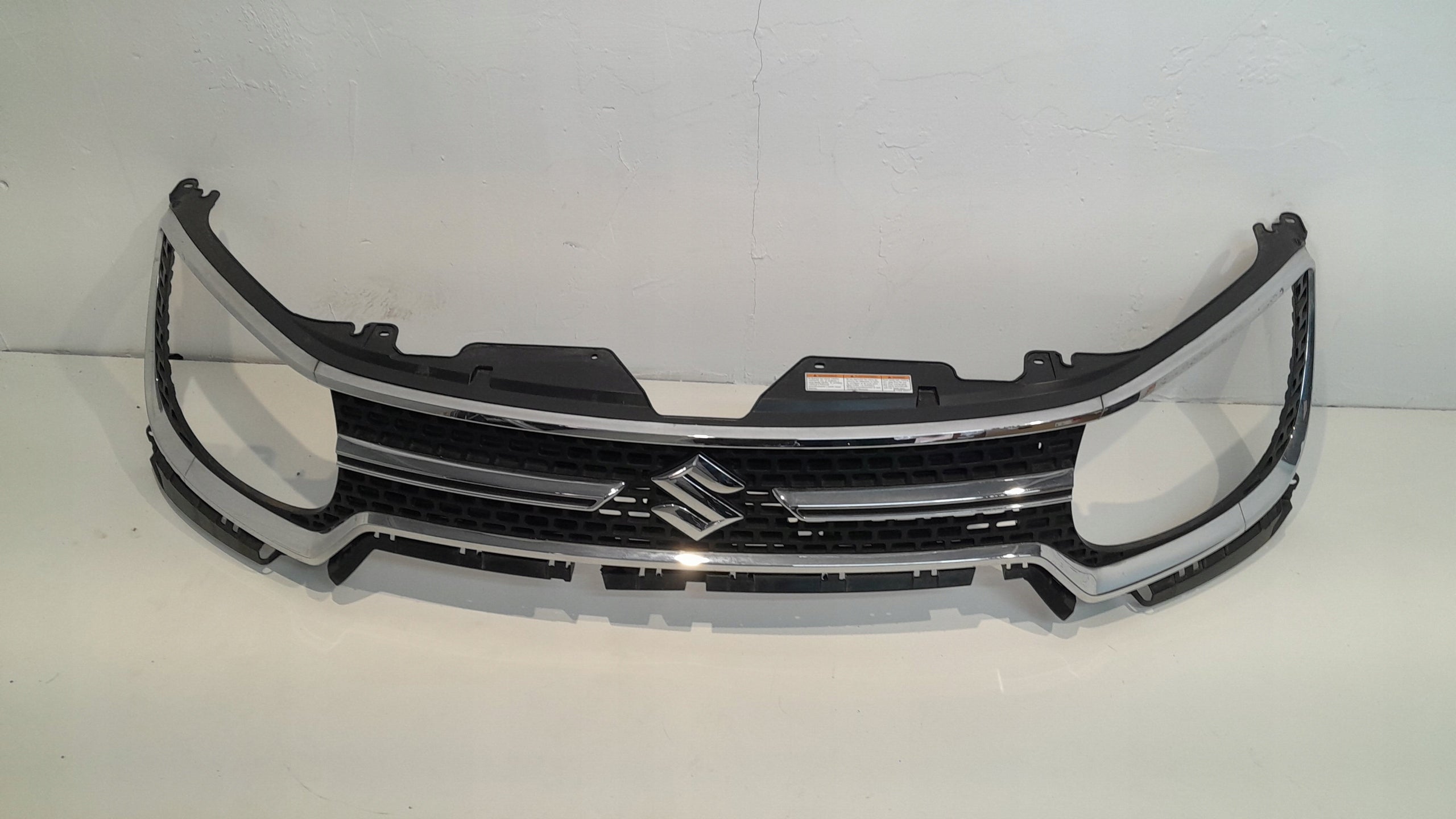 Suzuki IGNIS 3 III I IGNIS IGNIS III FRONTGRILL 7211162r72