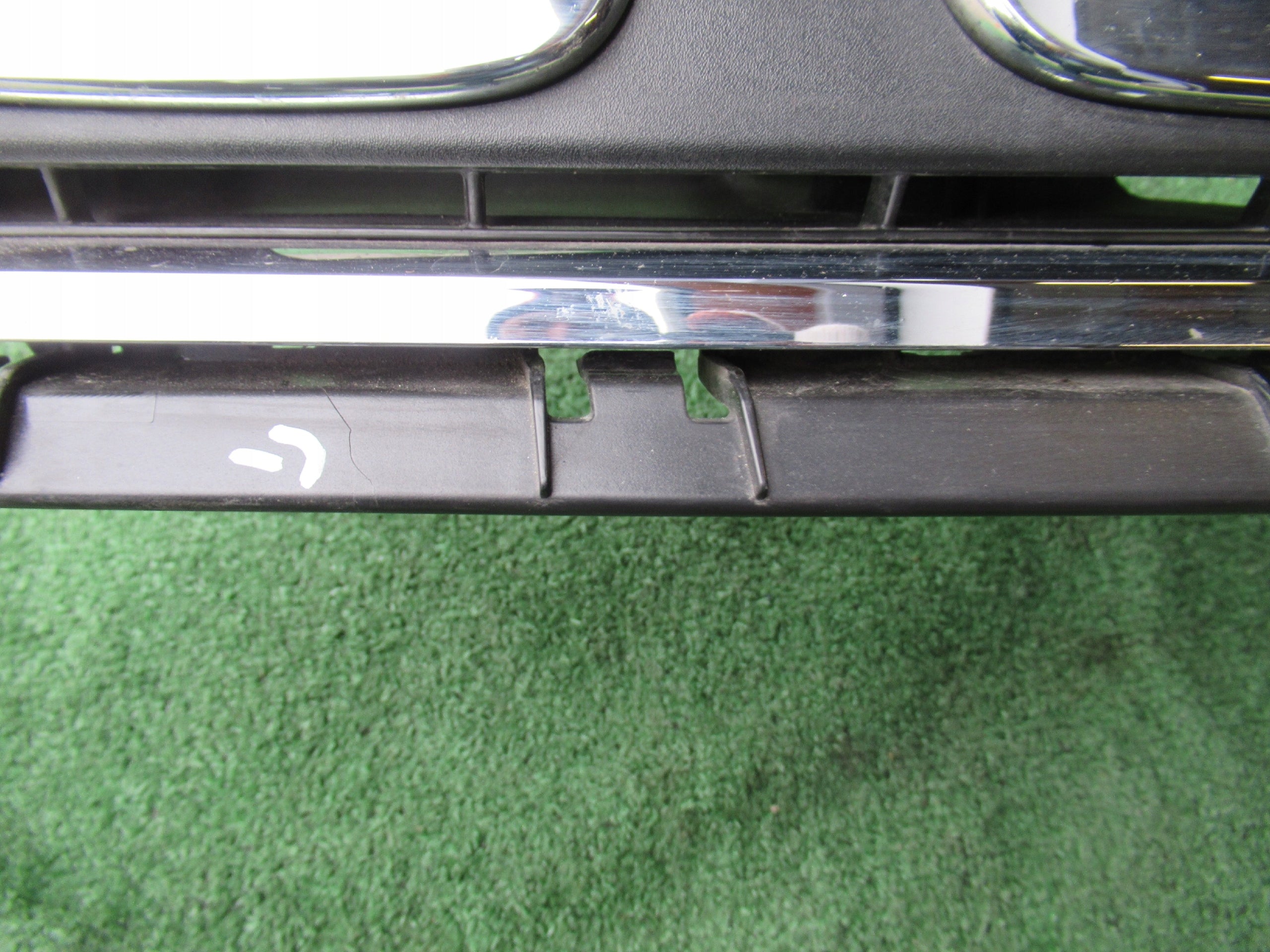 Kühlergrill Suzuki I IGNIS IGNIS III FRONTGRILL 7211173S07 Kühlergitter