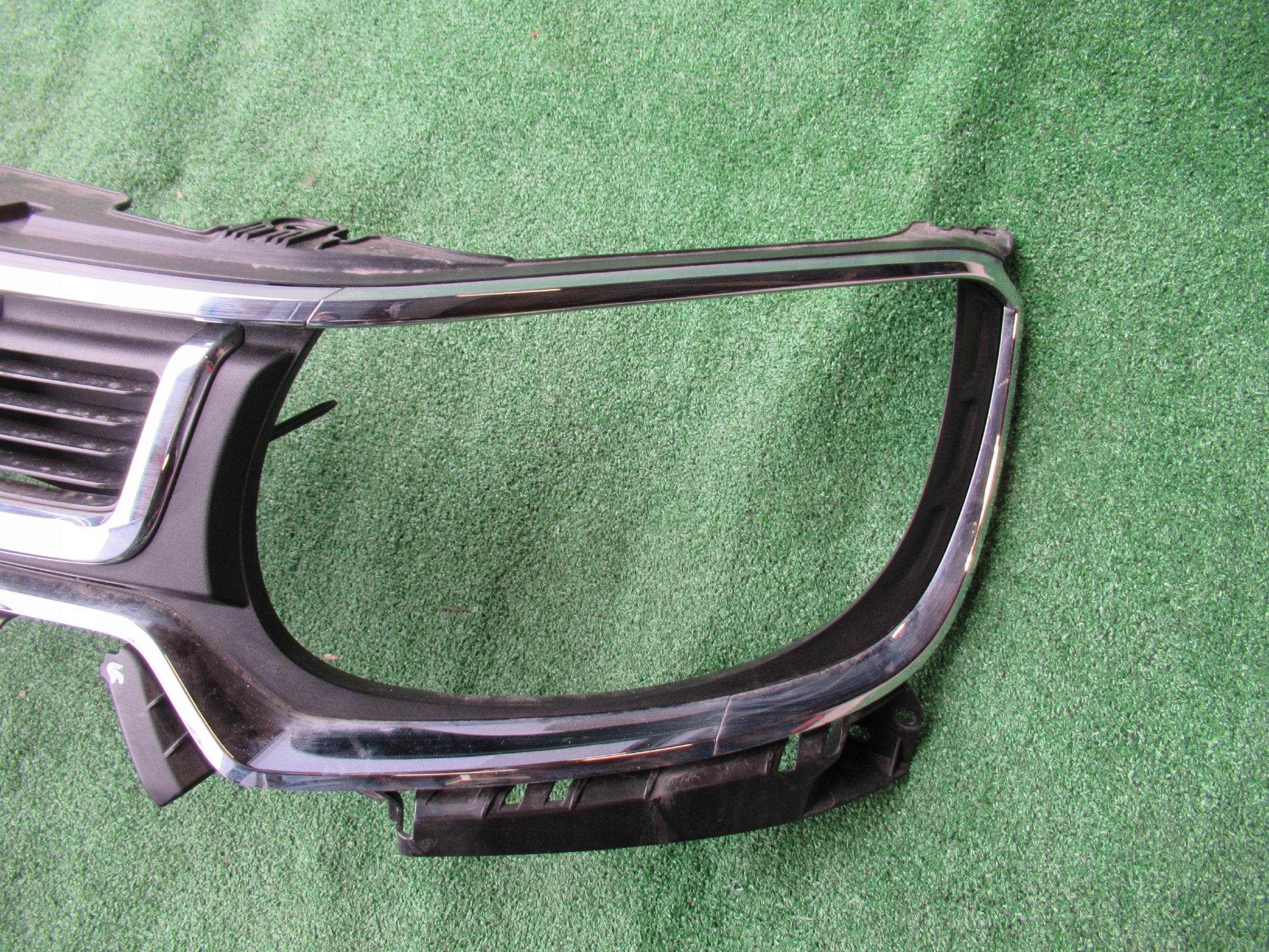 Kühlergrill Suzuki I IGNIS IGNIS III FRONTGRILL 7211173S07 Kühlergitter