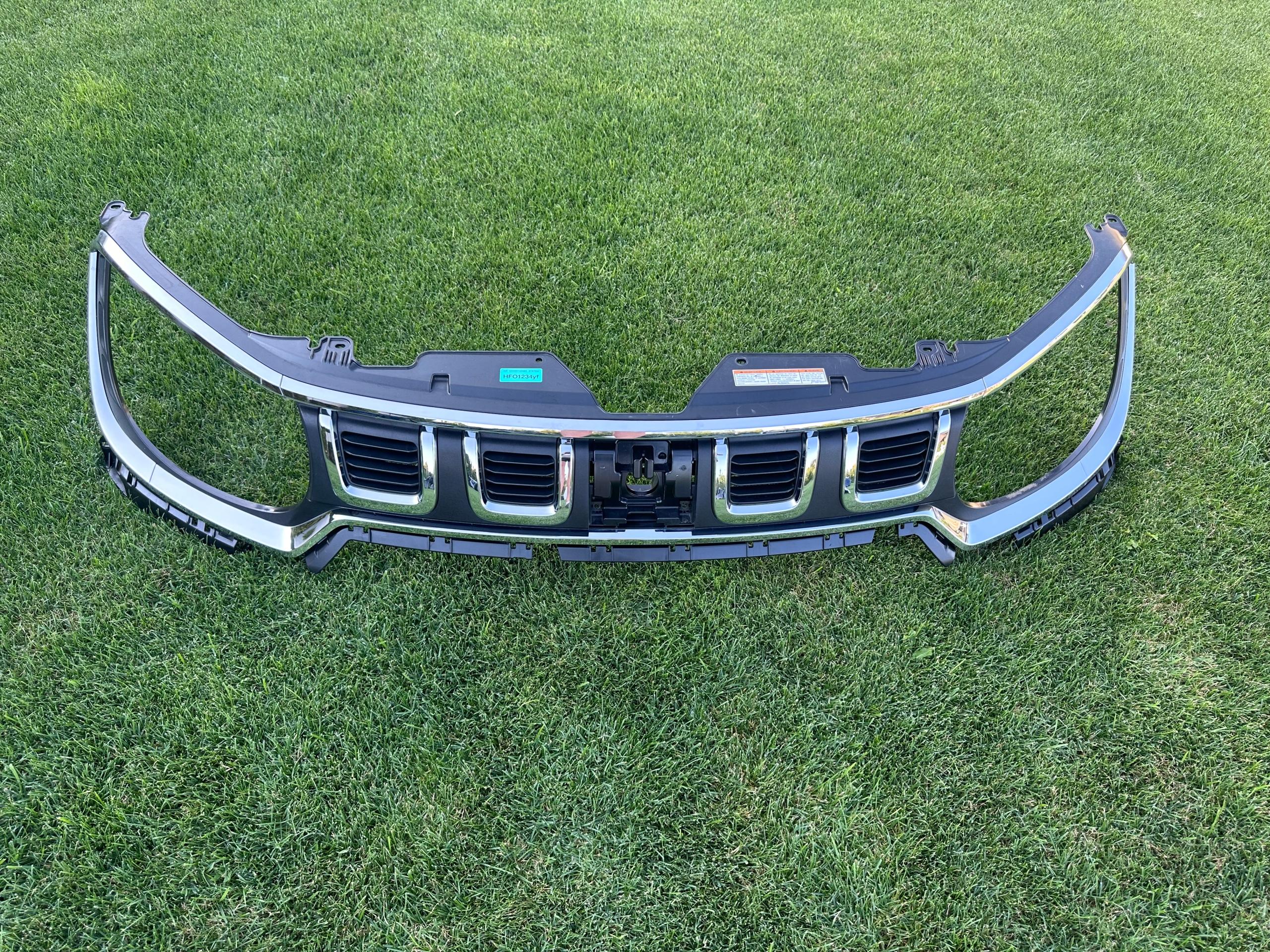  Kühlergrill Suzuki I IGNIS IGNIS III FRONTGRILL 7211173S0 Kühlergitter product image