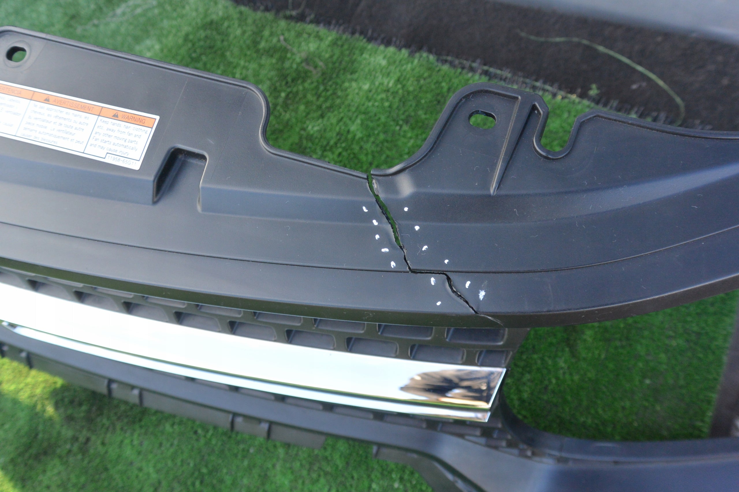 Kühlergrill Suzuki I IGNIS IGNIS III FRONTGRILL 7211262R0 Kühlergitter