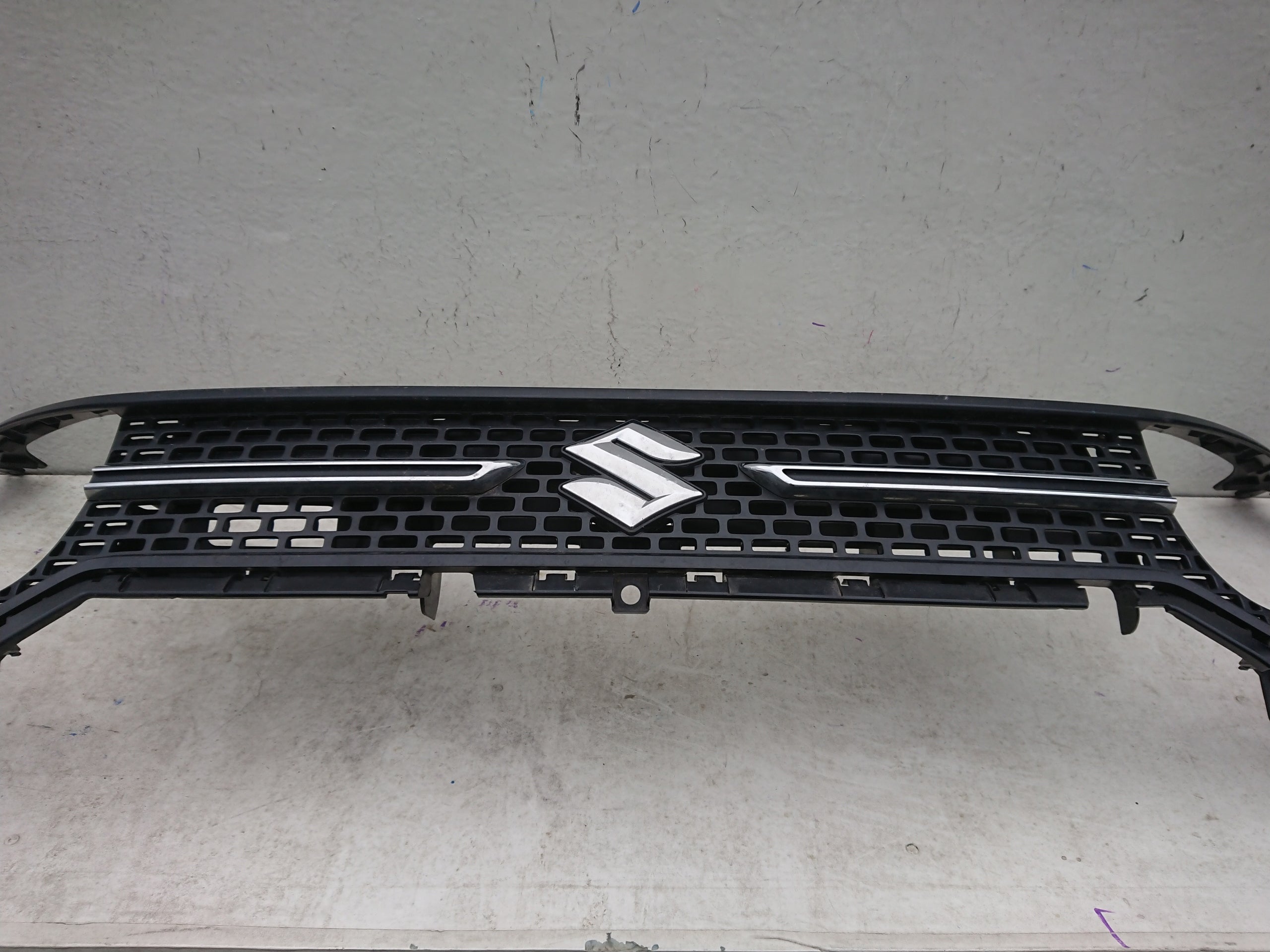 Kühlergrill Suzuki IGNIS 3 I IGNIS FRONTGRILL 7211262r0k Kühlergitter