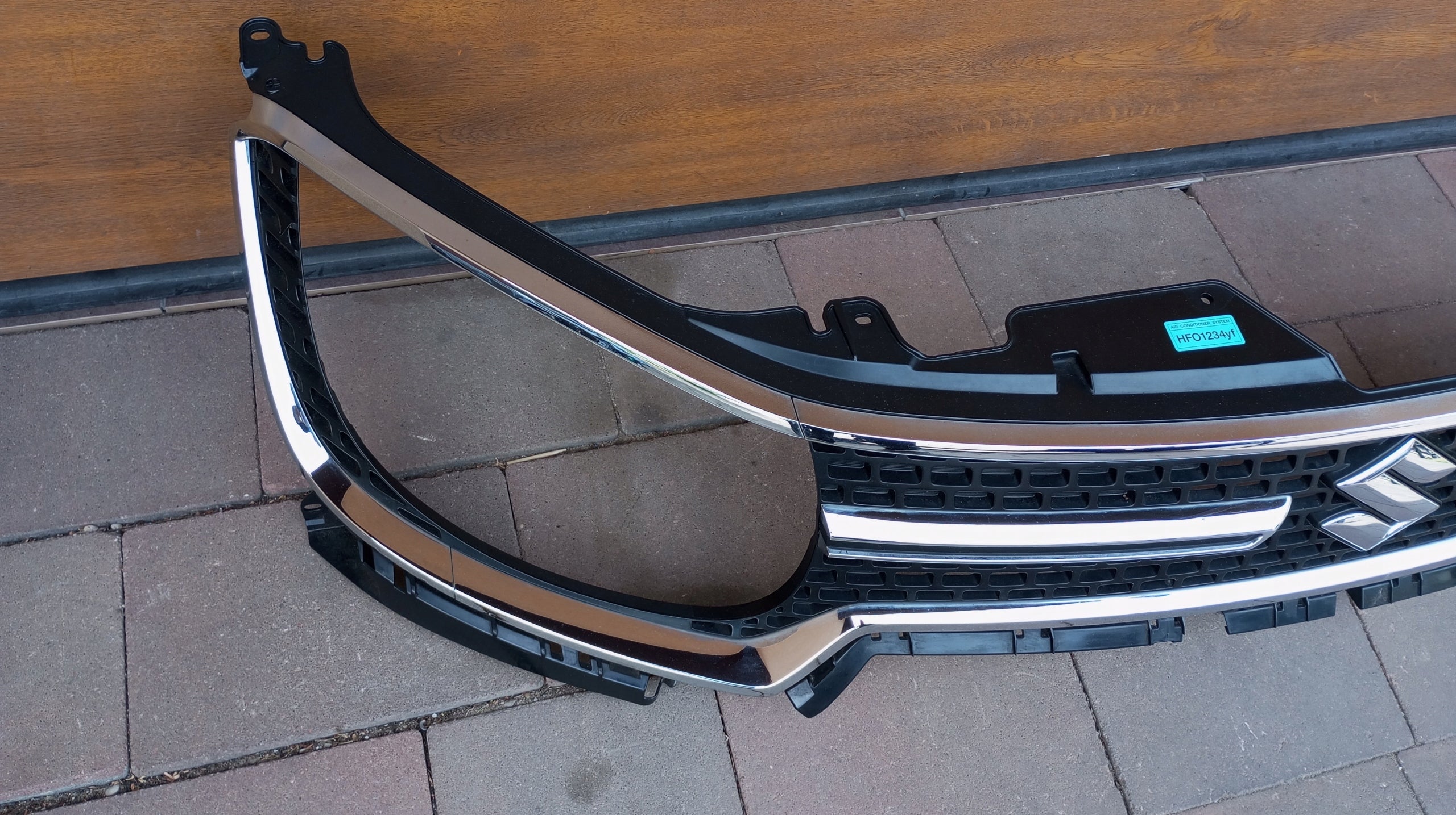 Kühlergrill Suzuki I IGNIS IGNIS III FRONTGRILL 7211162R13 Kühlergitter