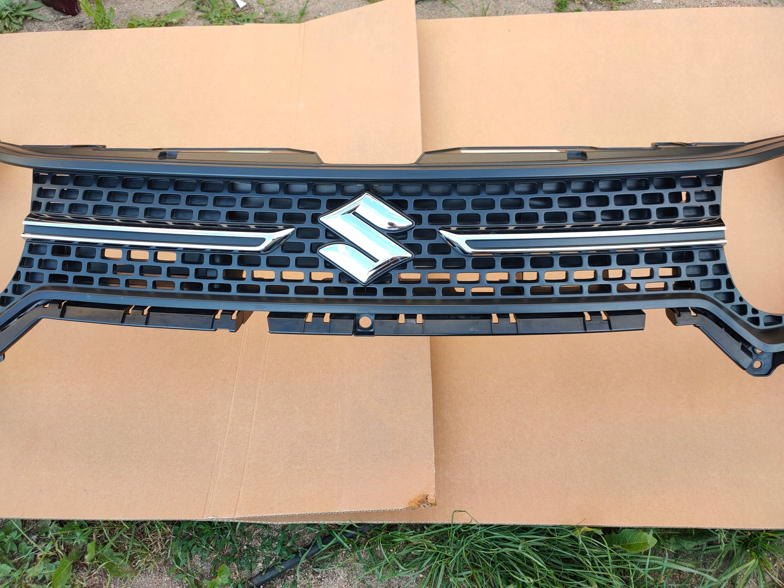 Kühlergrill Suzuki I IGNIS FRONTGRILL 7211262R0 Kühlergitter