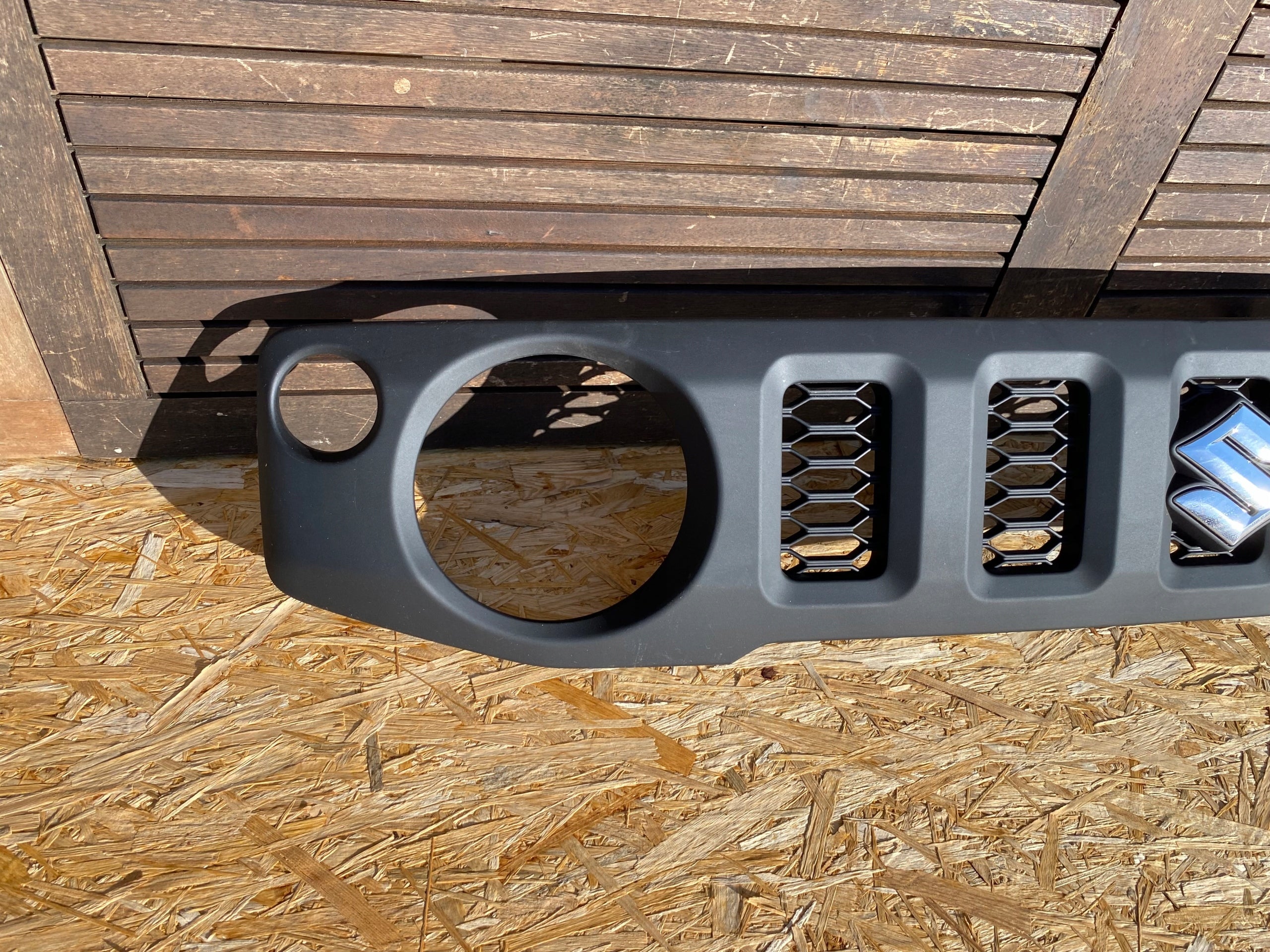 Kühlergrill Suzuki JIMNY FRONTGRILL 7211078R00 Kühlergitter