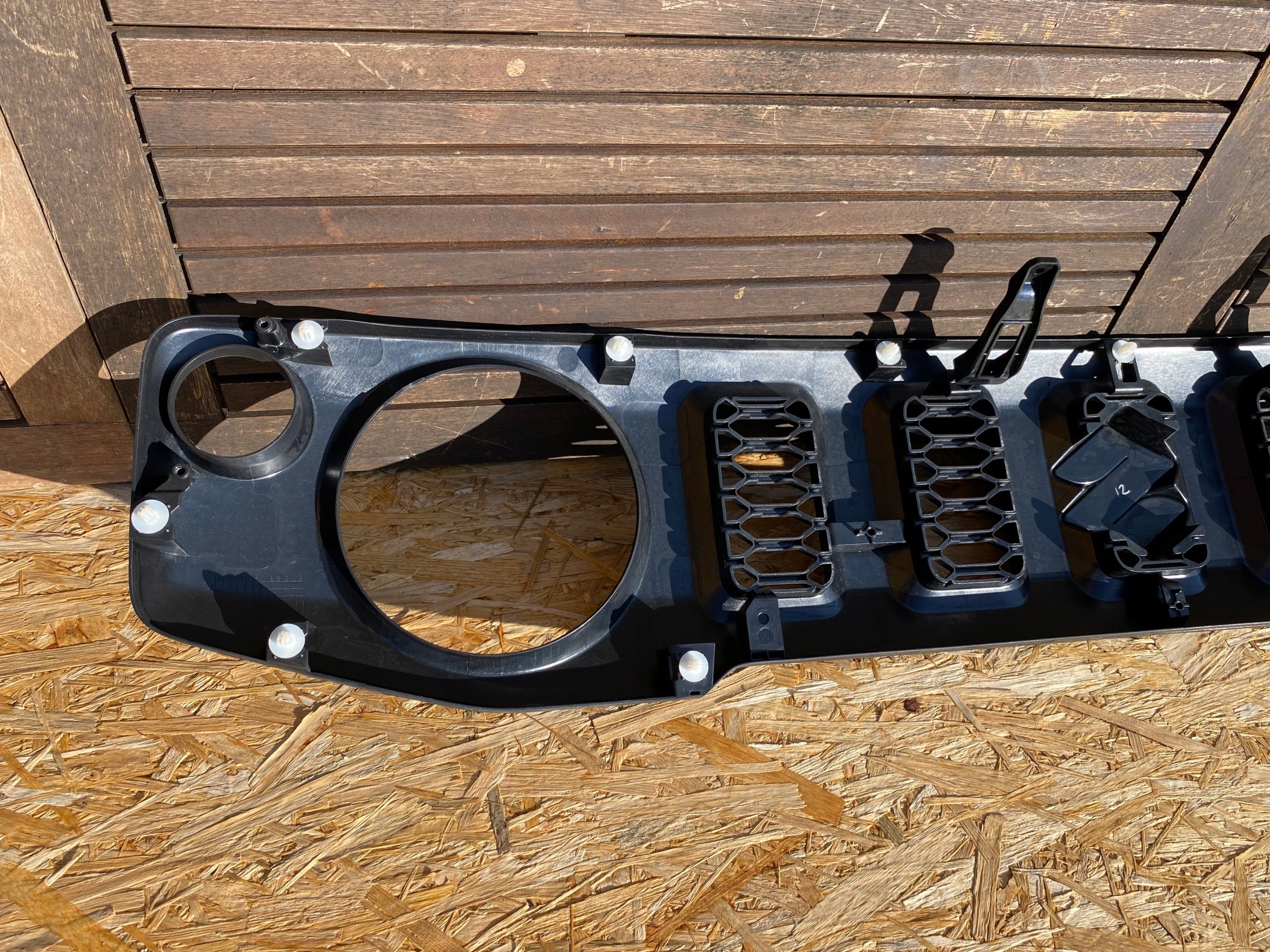 Kühlergrill Suzuki JIMNY FRONTGRILL 7211078R00 Kühlergitter