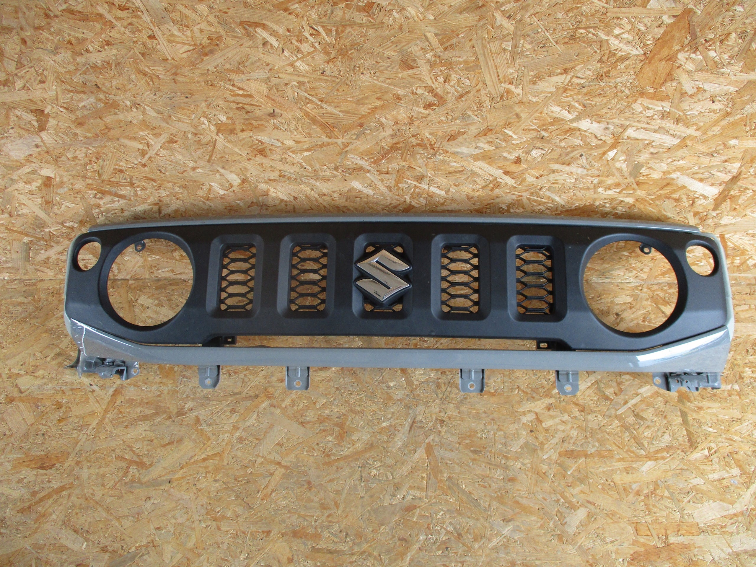  Kühlergrill Suzuki JIMNY IV FRONTGRILL 7211178R07 Kühlergitter product image