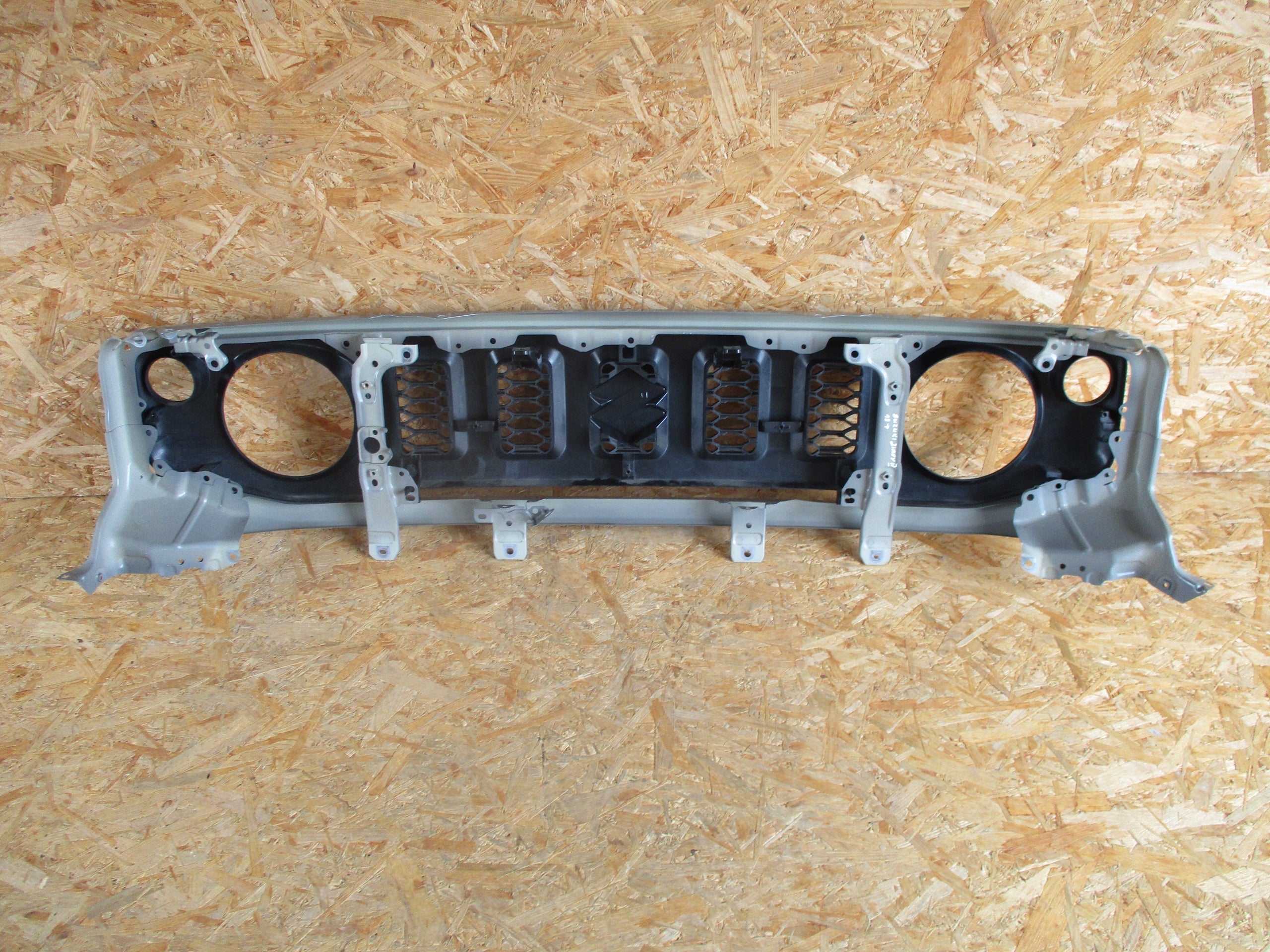 Kühlergrill Suzuki JIMNY IV FRONTGRILL 7211178R07 Kühlergitter