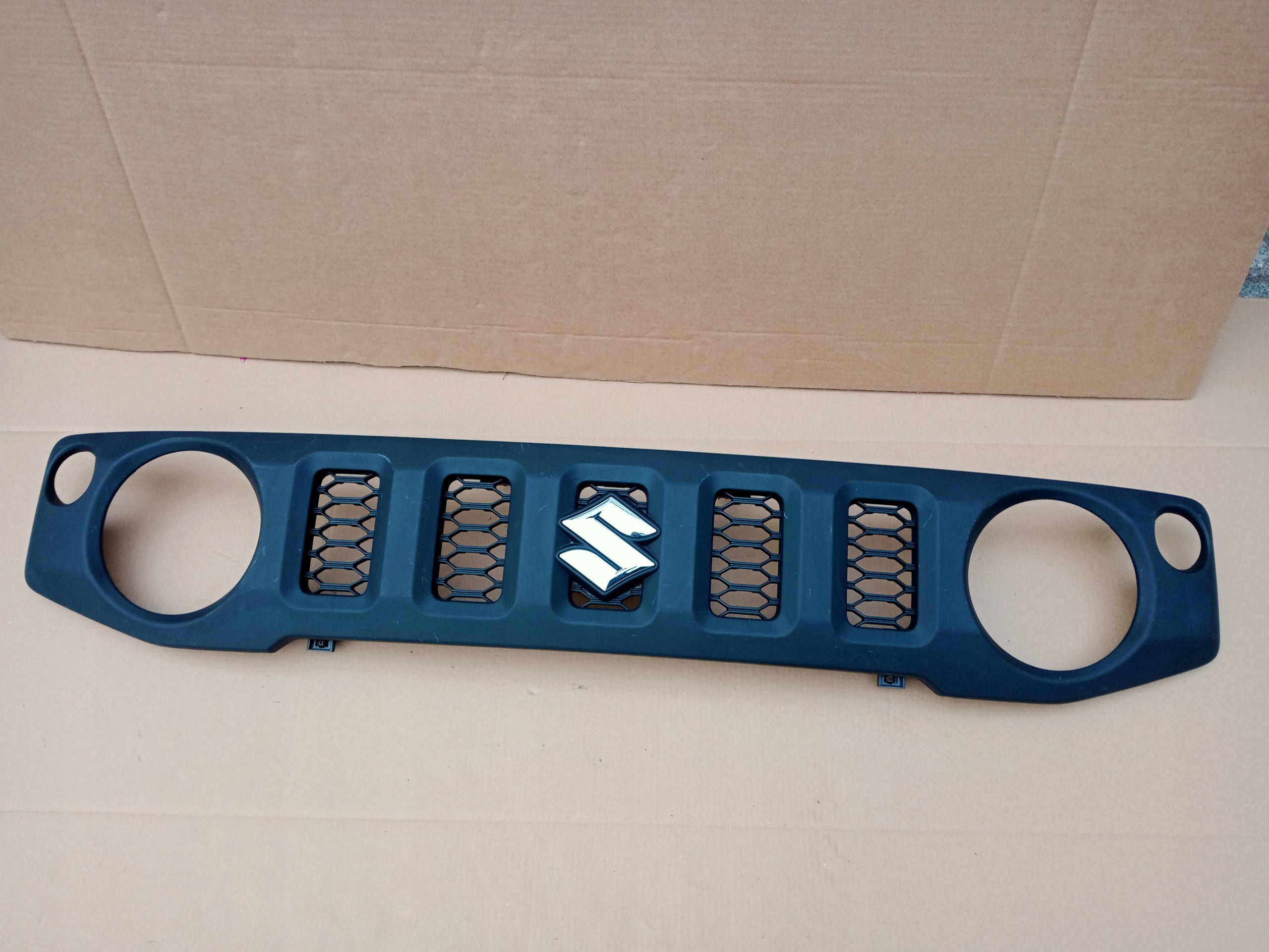  Kühlergrill Suzuki JIMNY FRONTGRILL 7211178R0 Kühlergitter product image