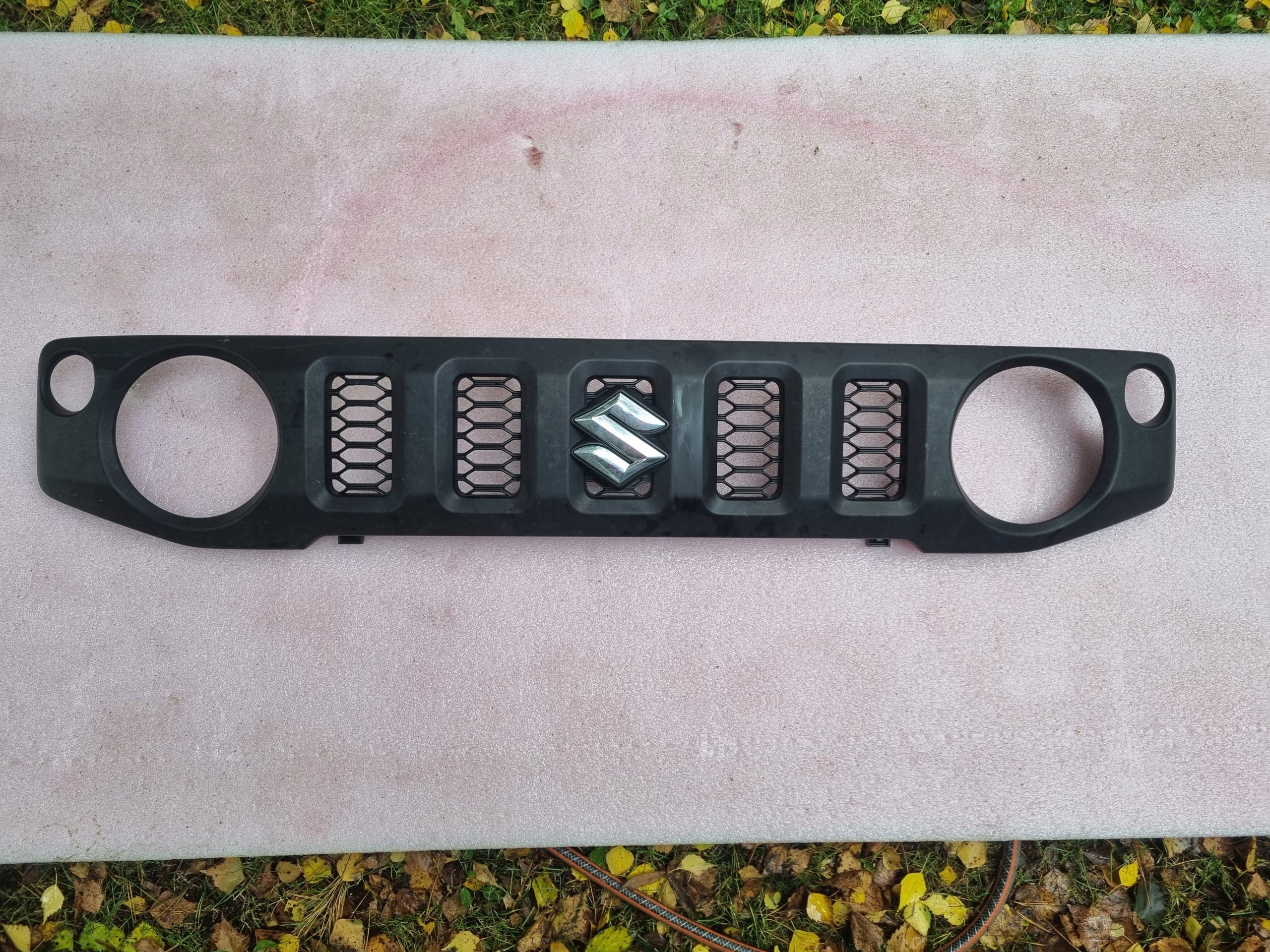 Kühlergrill Suzuki JIMNY FRONTGRILL 7211178RO Kühlergitter