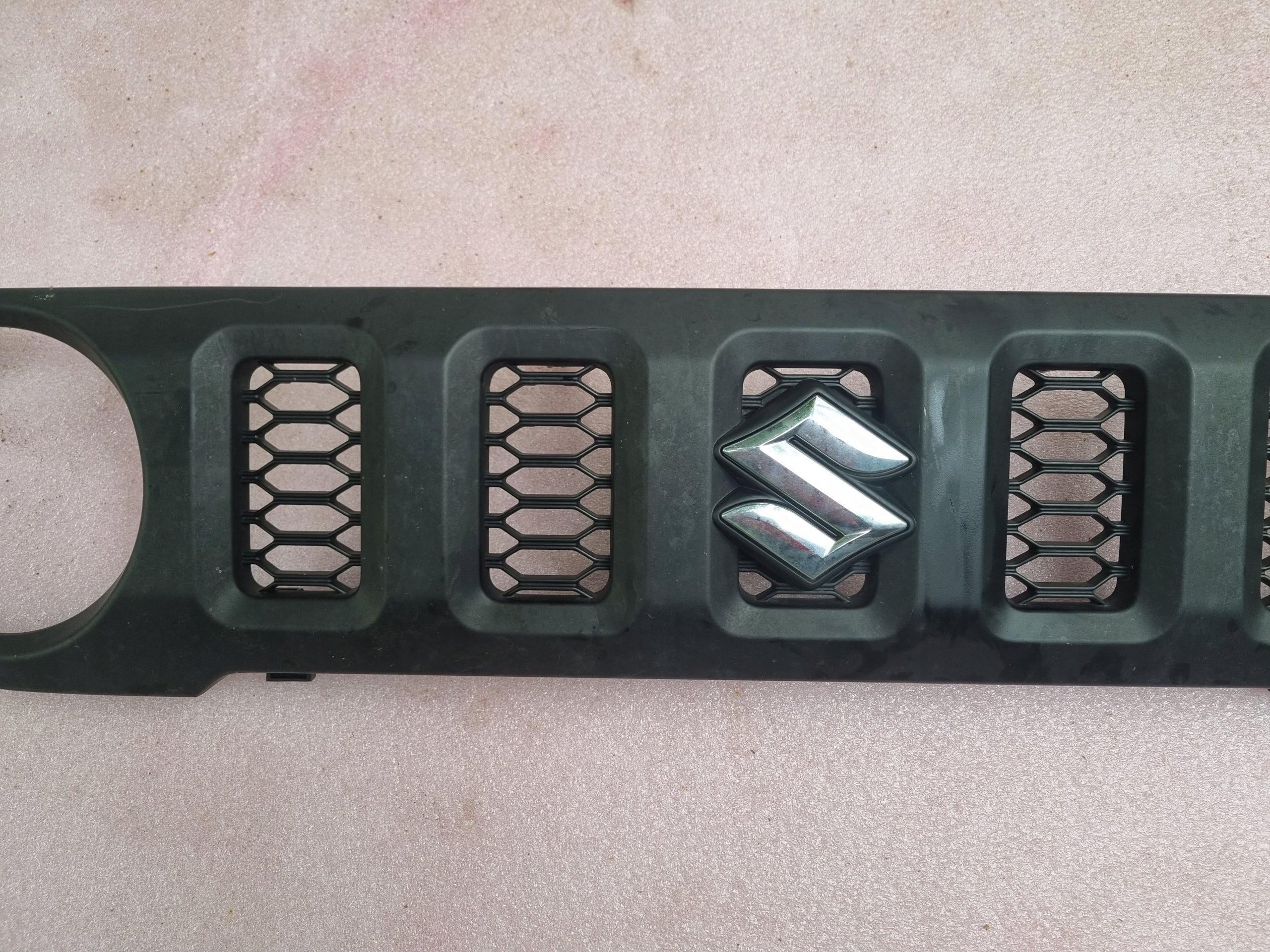 Kühlergrill Suzuki JIMNY FRONTGRILL 7211178RO Kühlergitter