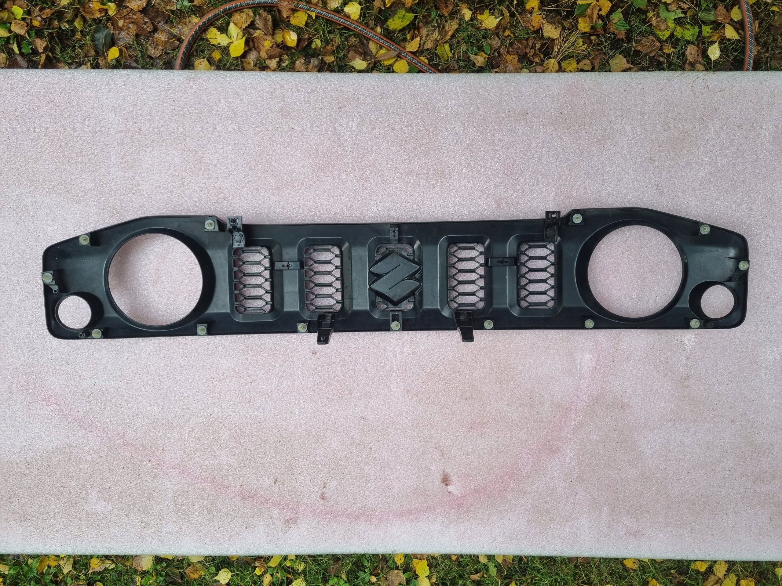 Kühlergrill Suzuki JIMNY FRONTGRILL 7211178RO Kühlergitter