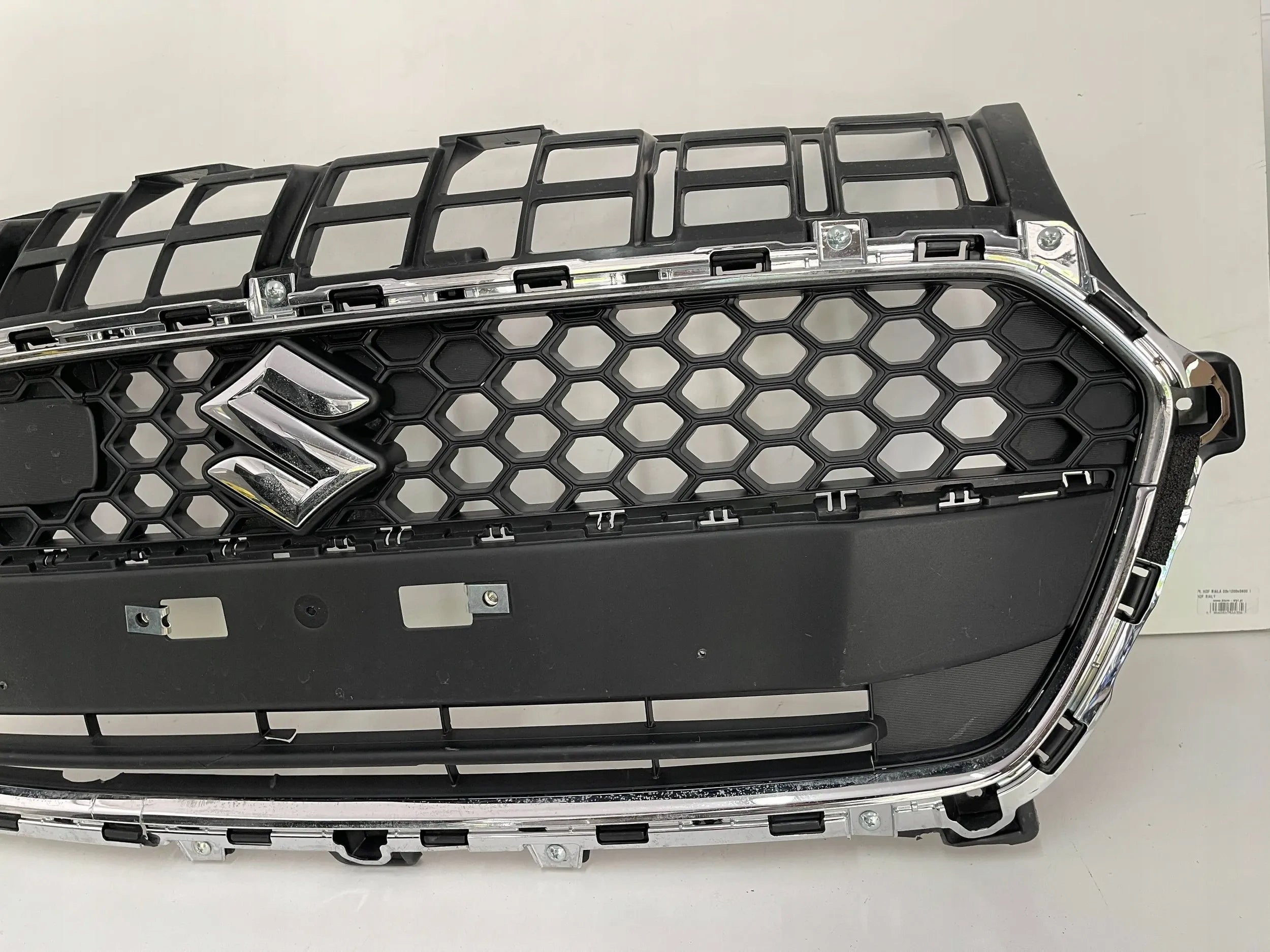 Kühlergrill Suzuki I SWIFT FRONTGRILL 7174152R77 Kühlergitter