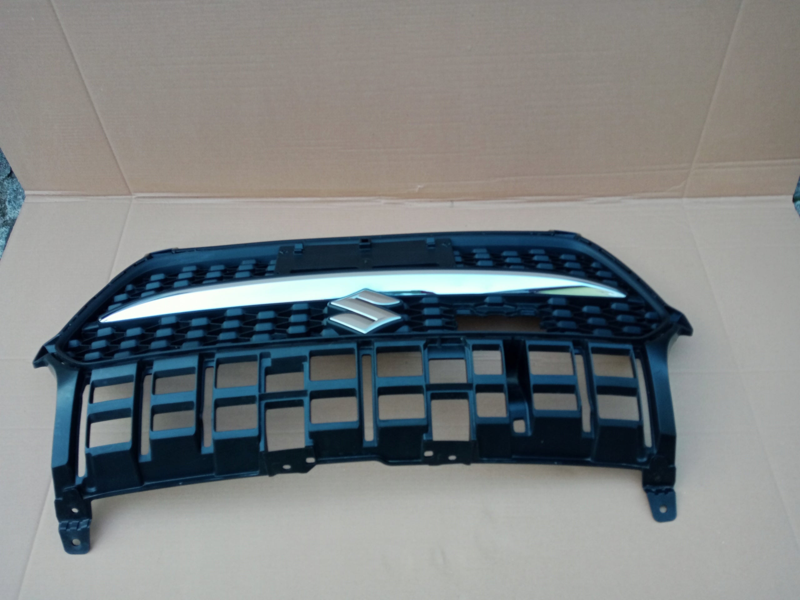 Kühlergrill Suzuki I SWIFT FRONTGRILL 7174179S07 Kühlergitter