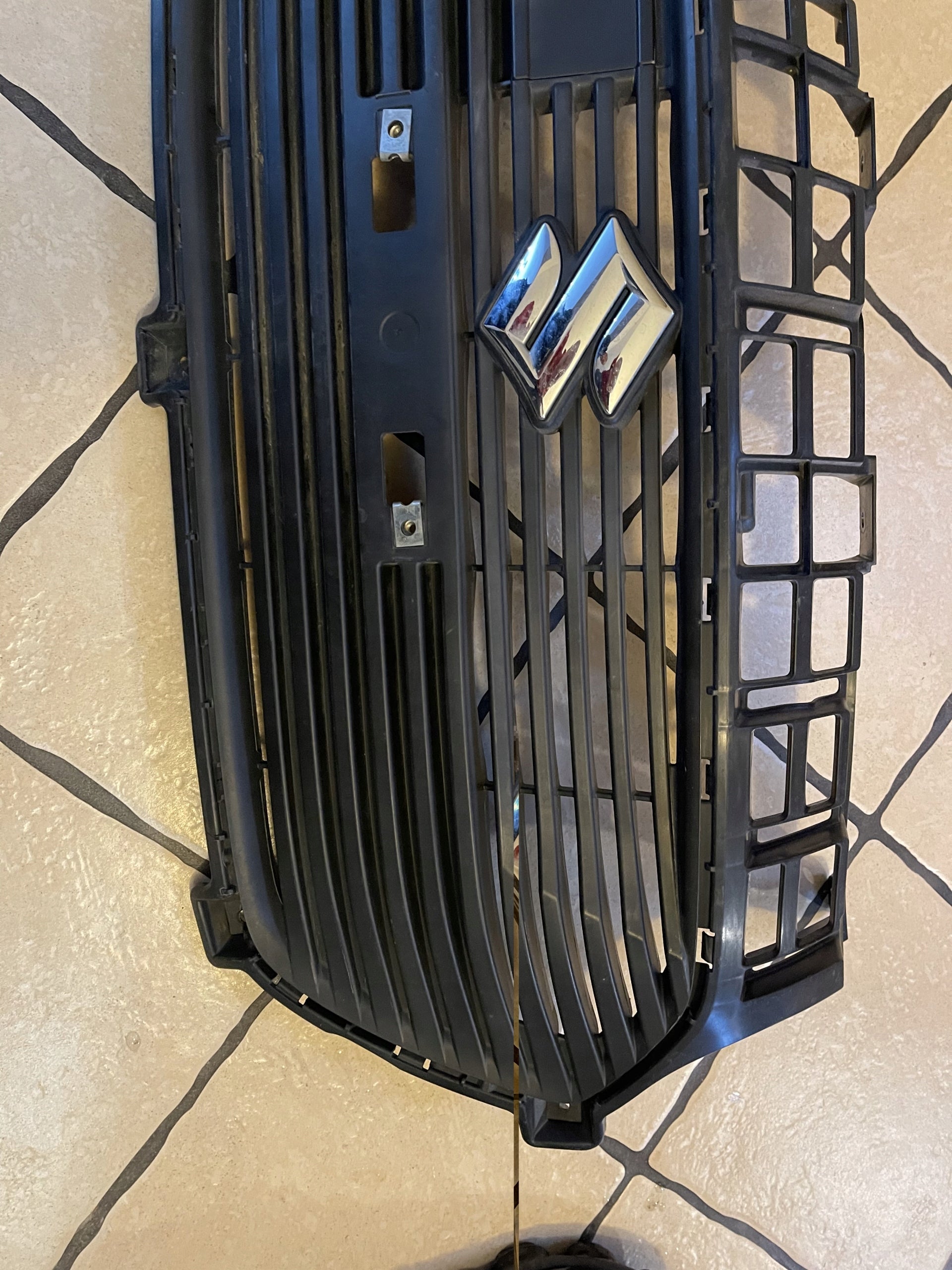 Kühlergrill Suzuki I SWIFT FRONTGRILL Kühlergitter