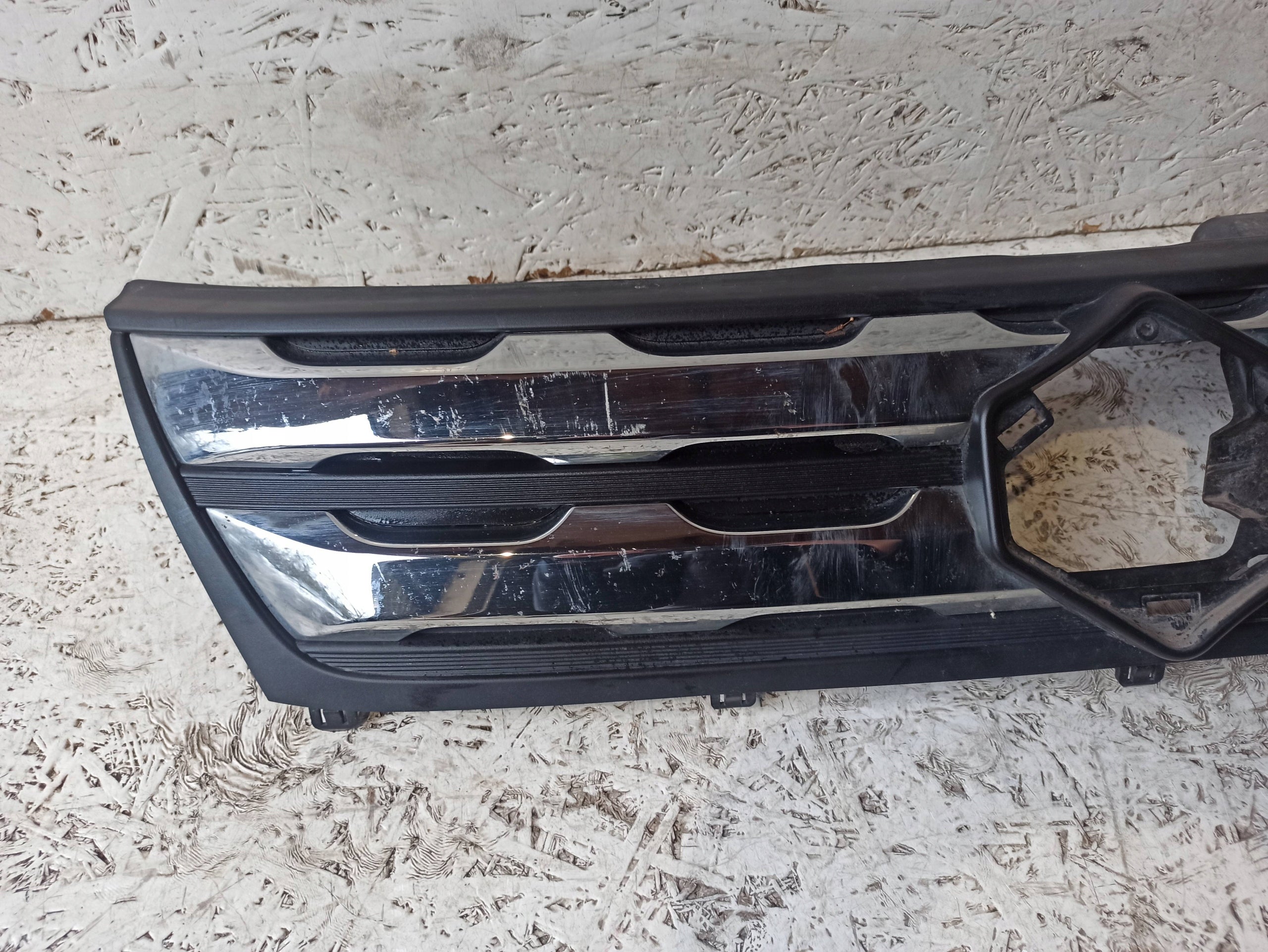 Kühlergrill Suzuki VITARA II I VITARA FRONTGRILL 7212154P0s Kühlergitter