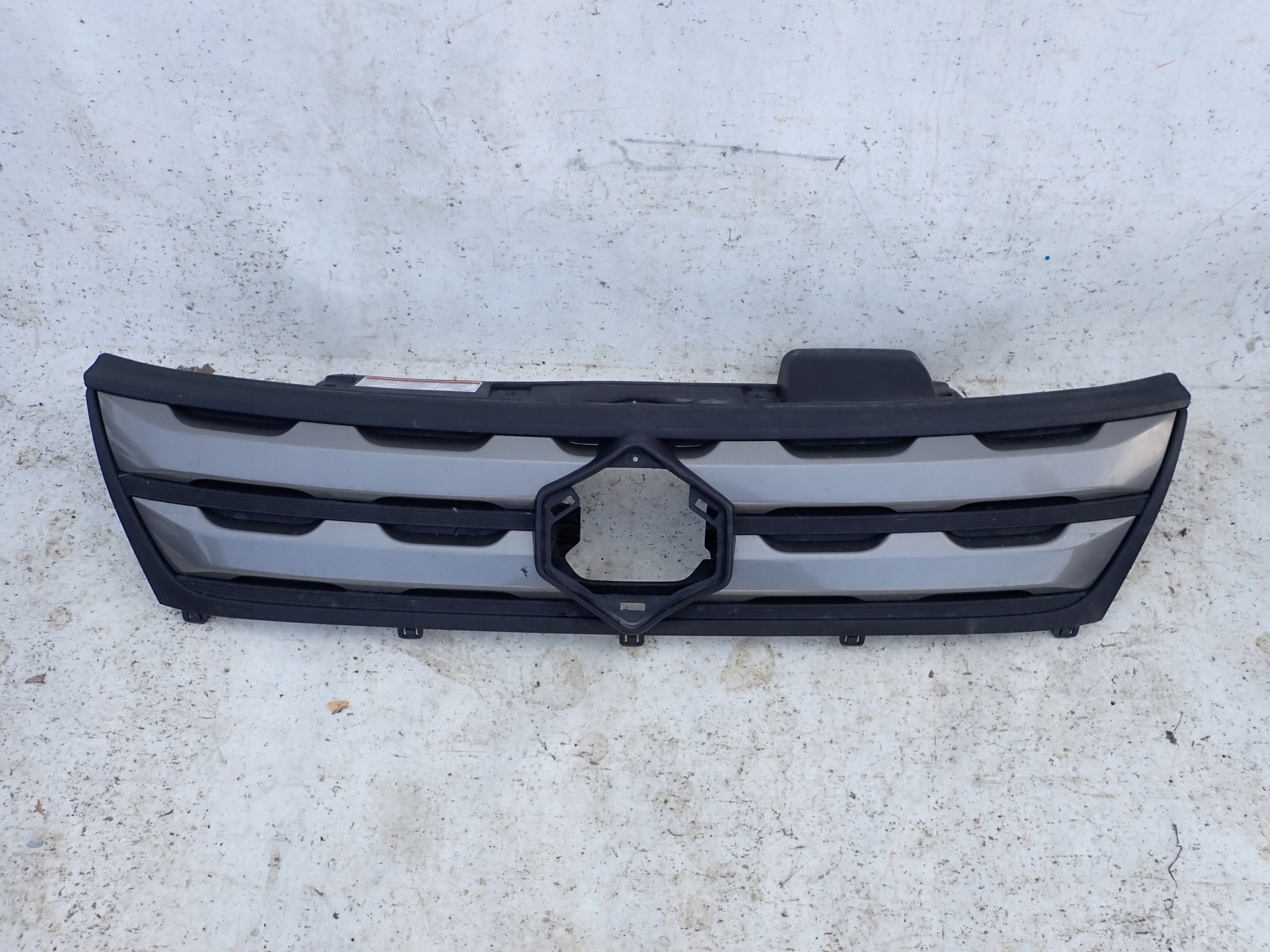 Kühlergrill Suzuki VITARA II I VITARA FRONTGRILL 7212154P0s Kühlergitter