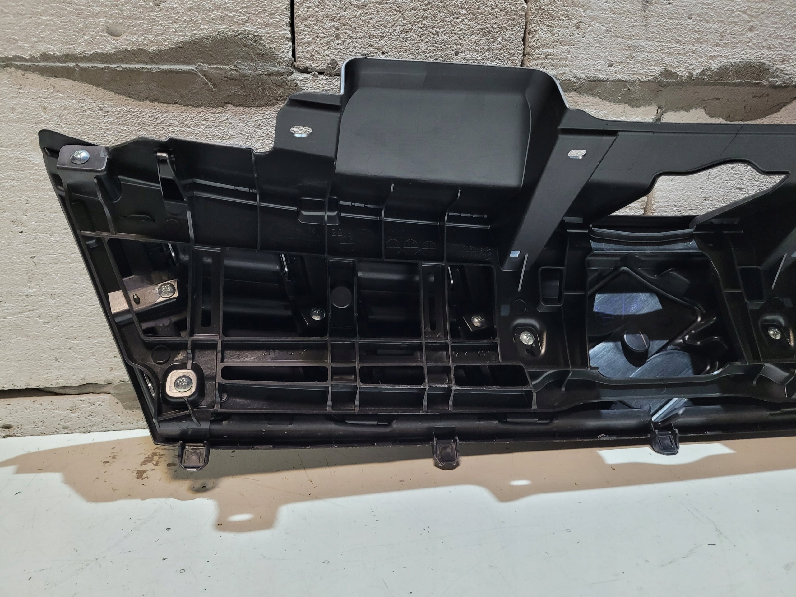 Kühlergrill Suzuki VITARA II I VITARA FRONTGRILL 7212186R07 Kühlergitter