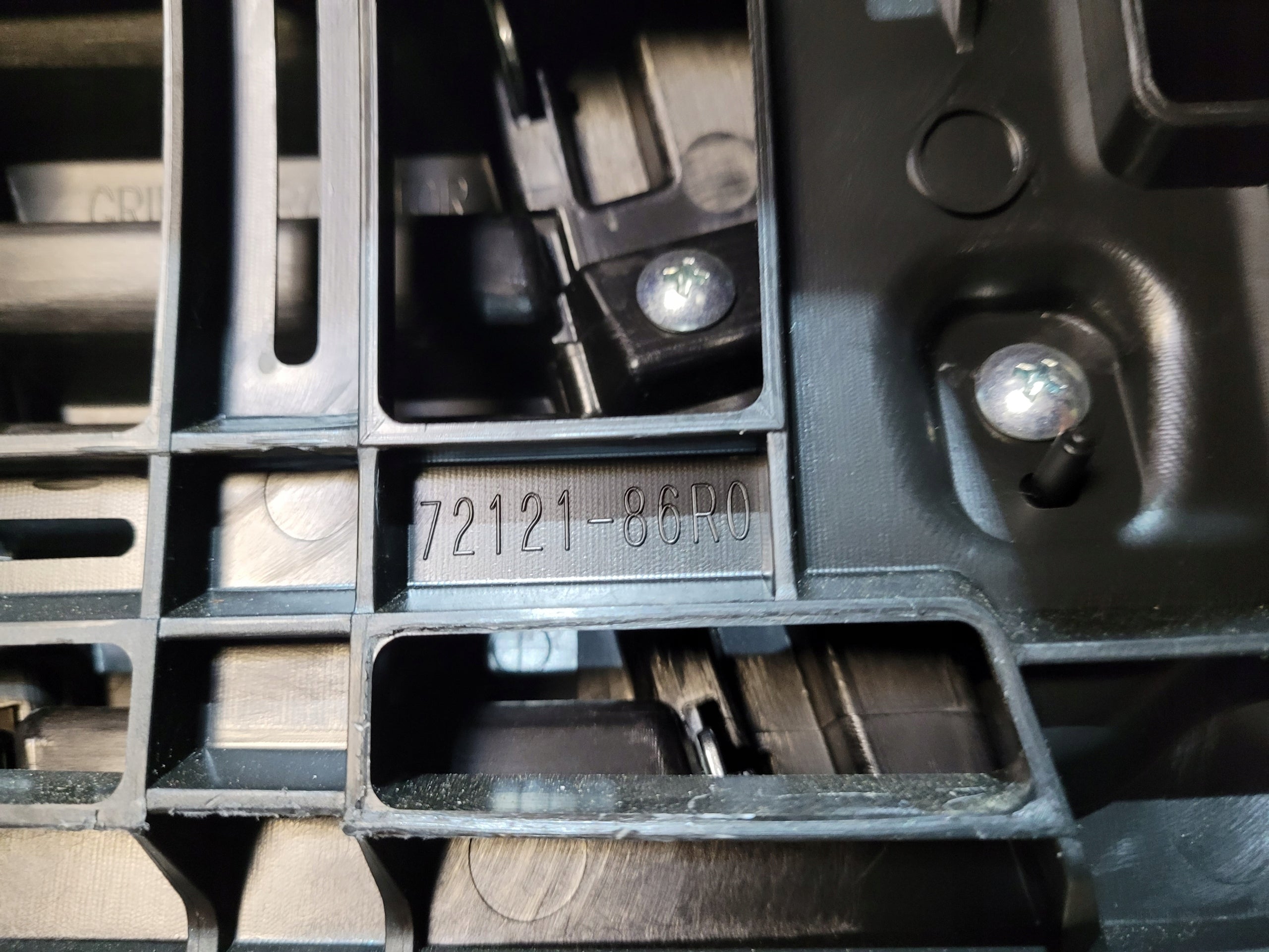 Kühlergrill Suzuki VITARA II I VITARA FRONTGRILL 7212186R07 Kühlergitter