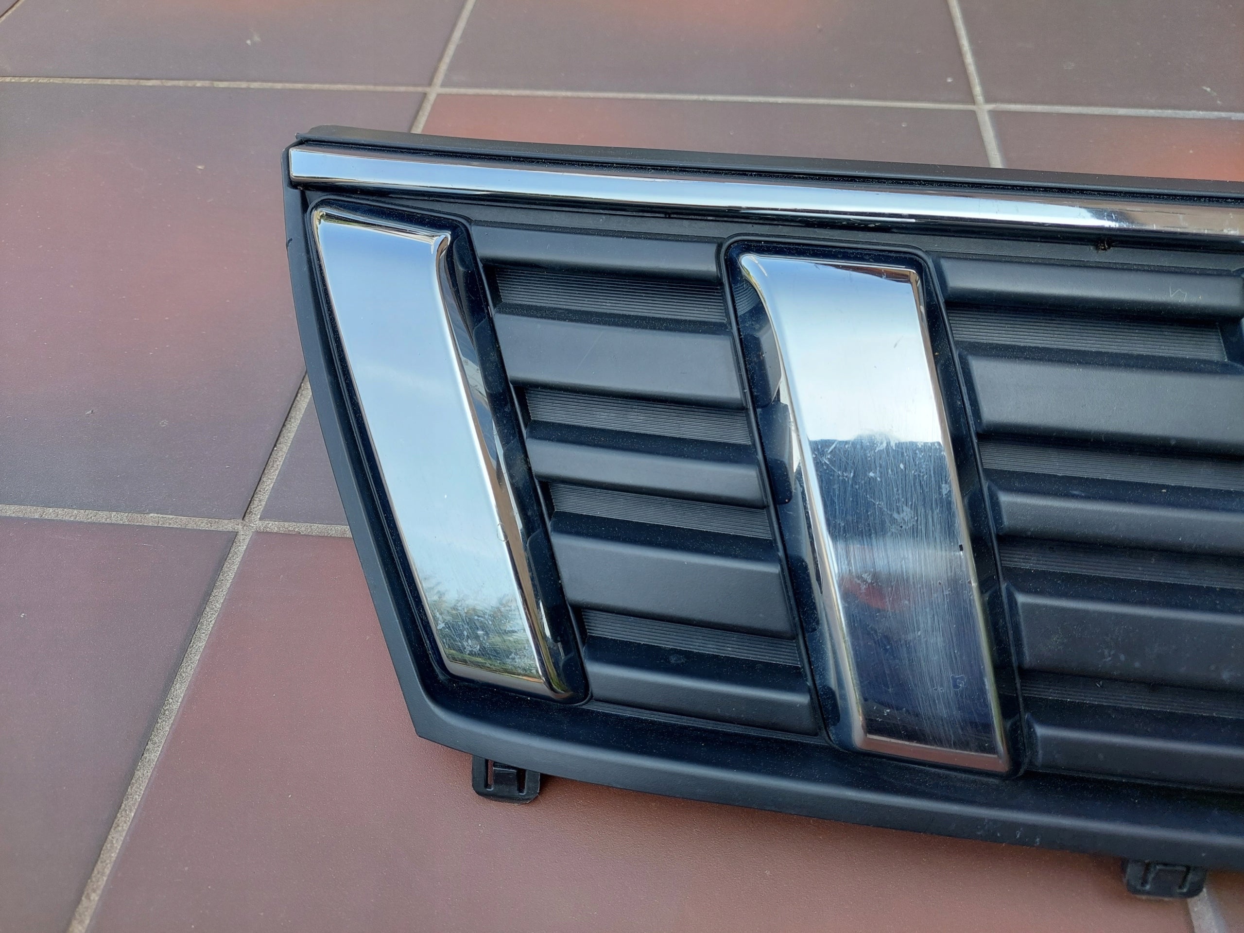 Kühlergrill Suzuki VITARA II I VITARA FRONTGRILL 7212186R0G Kühlergitter