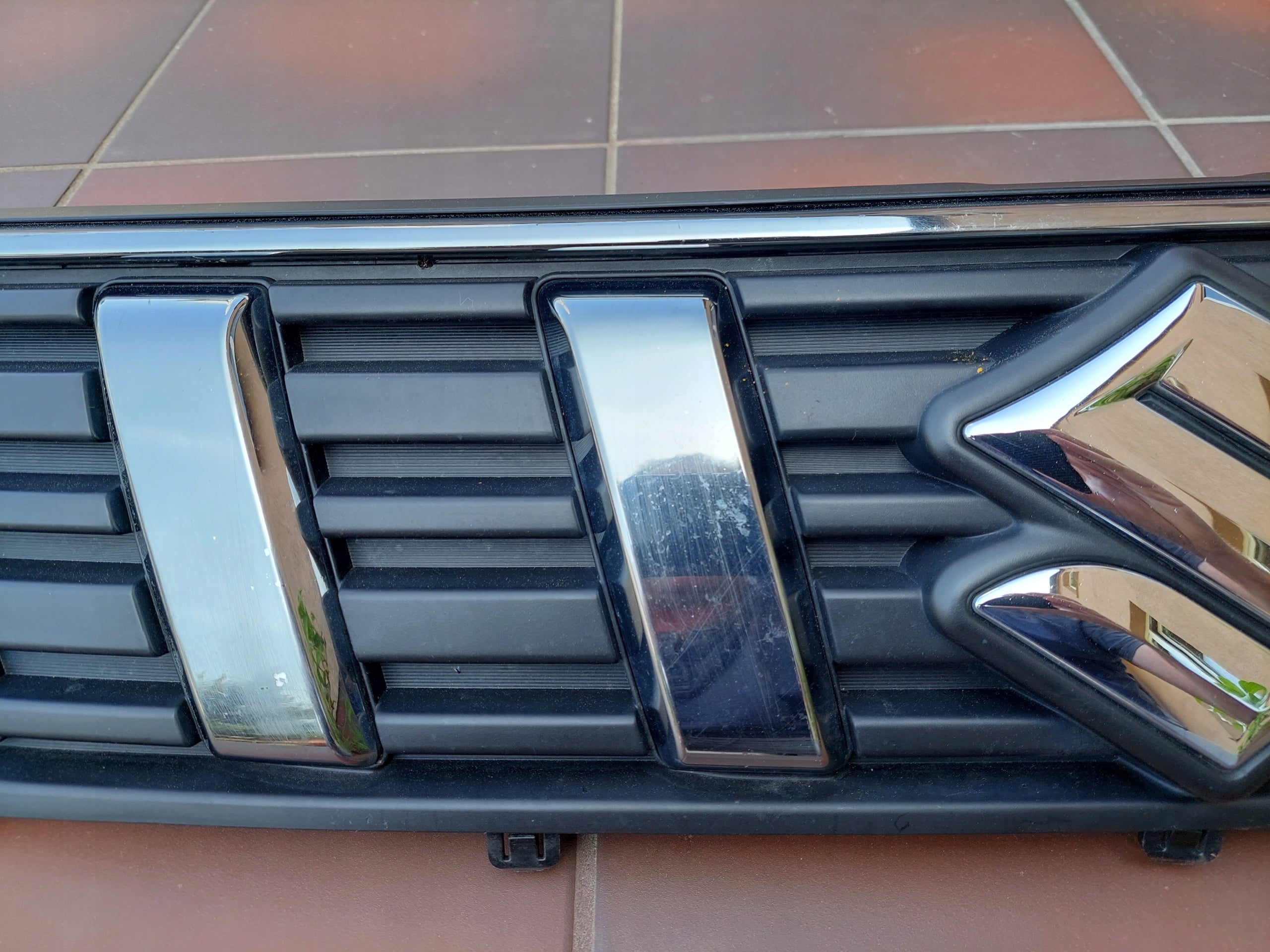 Kühlergrill Suzuki VITARA II I VITARA FRONTGRILL 7212186R0G Kühlergitter